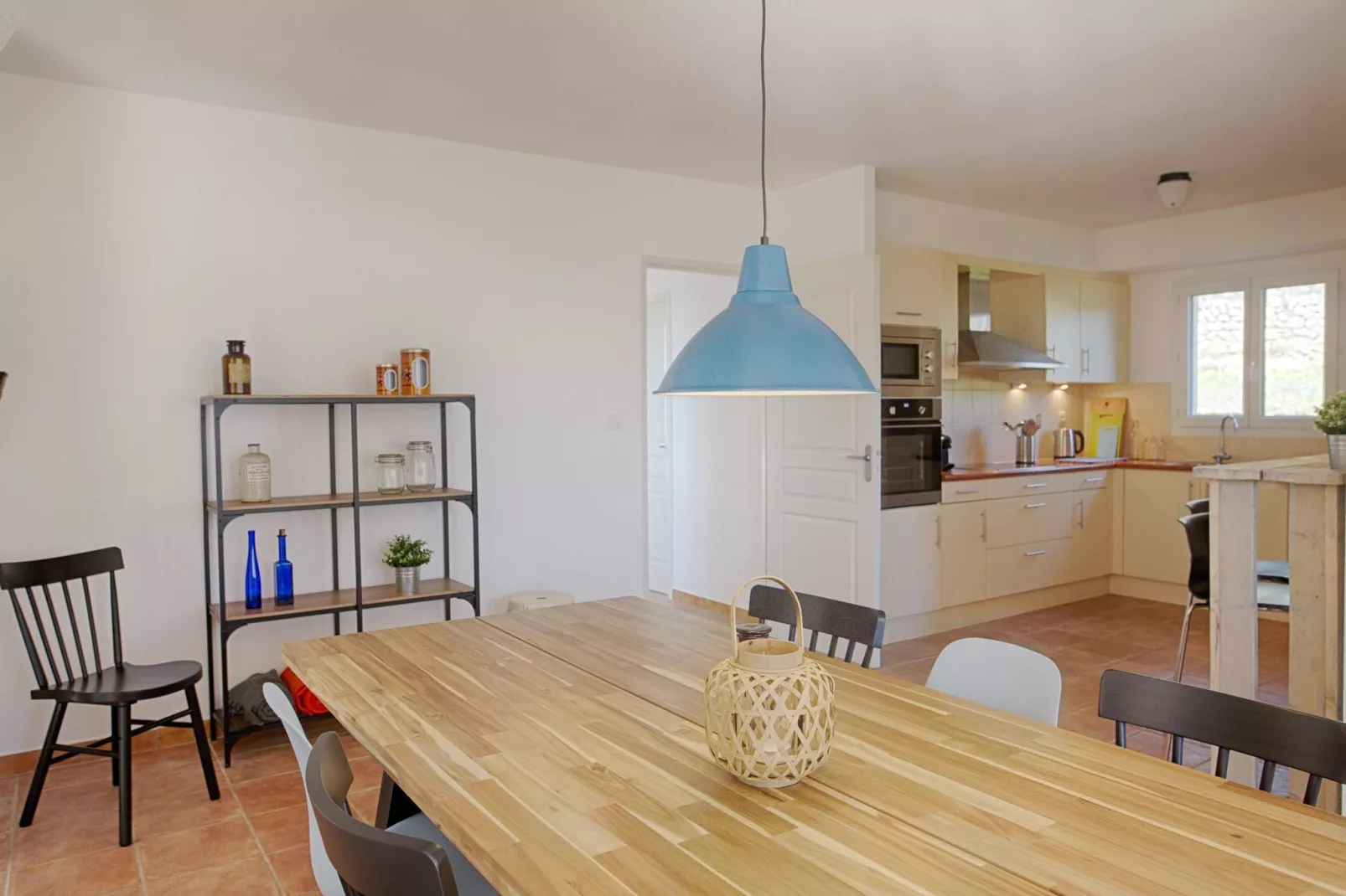 Villa Joyeuse 31-Dining room