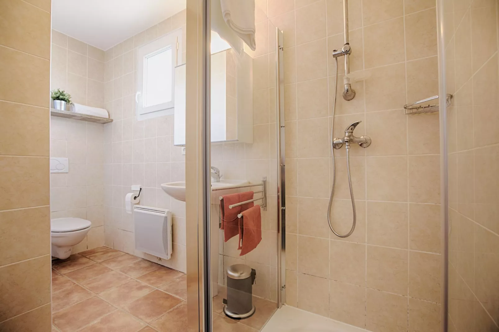 Villa Joyeuse 31-Bathroom
