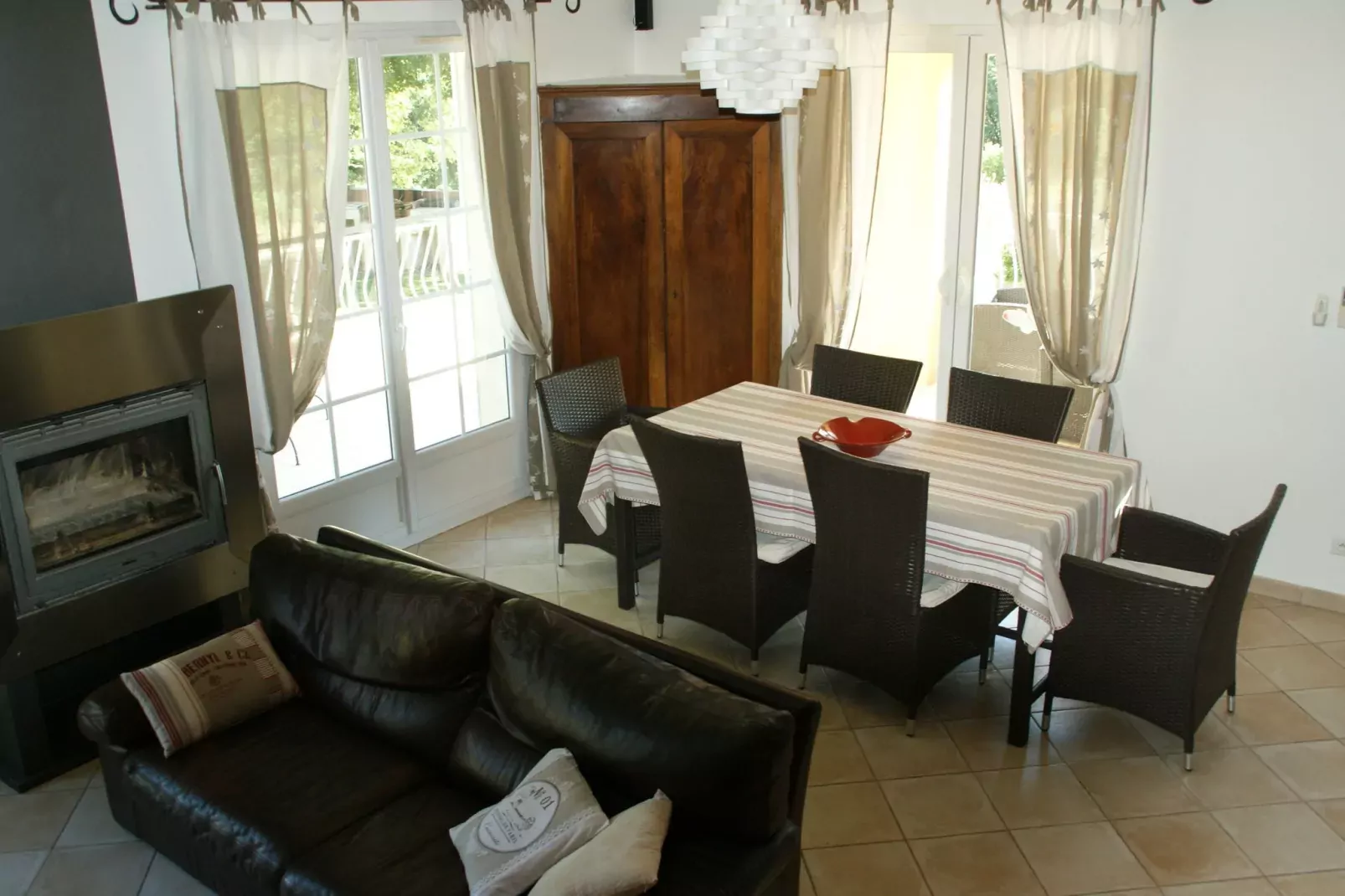 Le Grand Chêne-Dining room