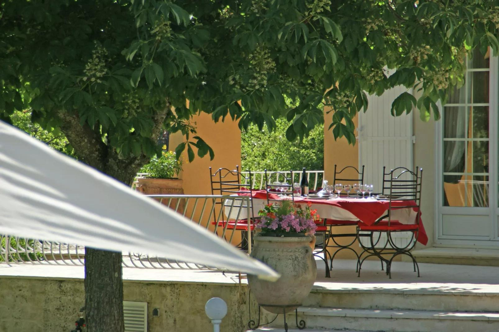 Le Grand Chêne-Terrace balcony
