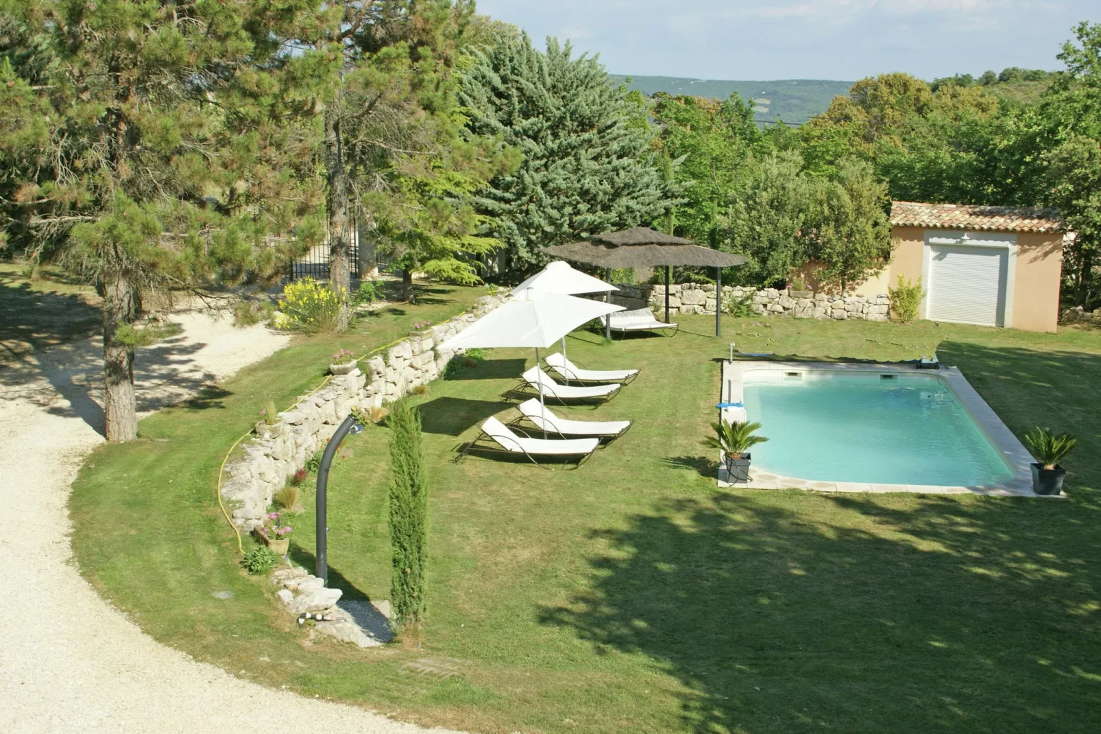 Le Grand Chêne-Gardens summer