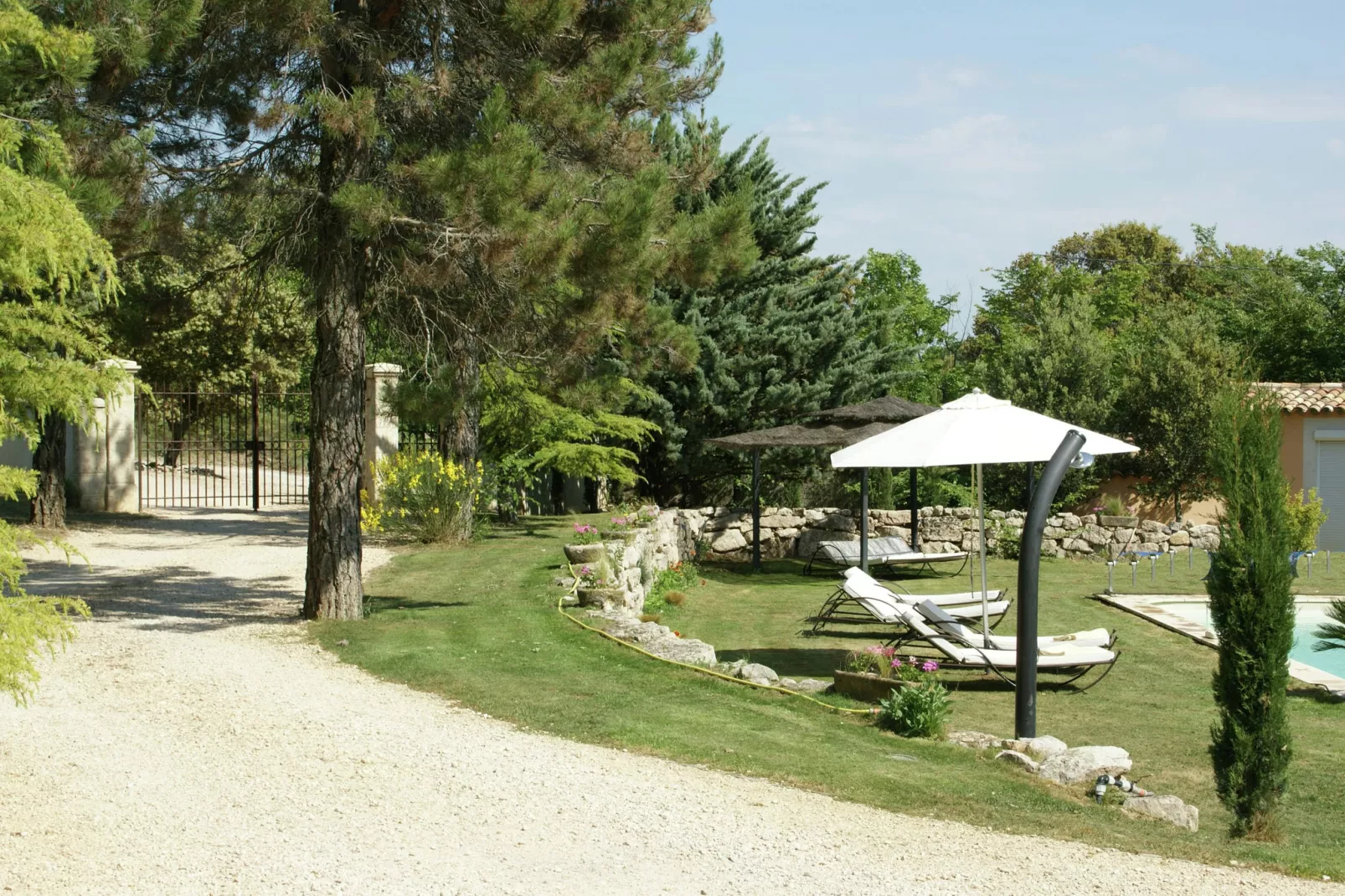 Le Grand Chêne-Gardens summer