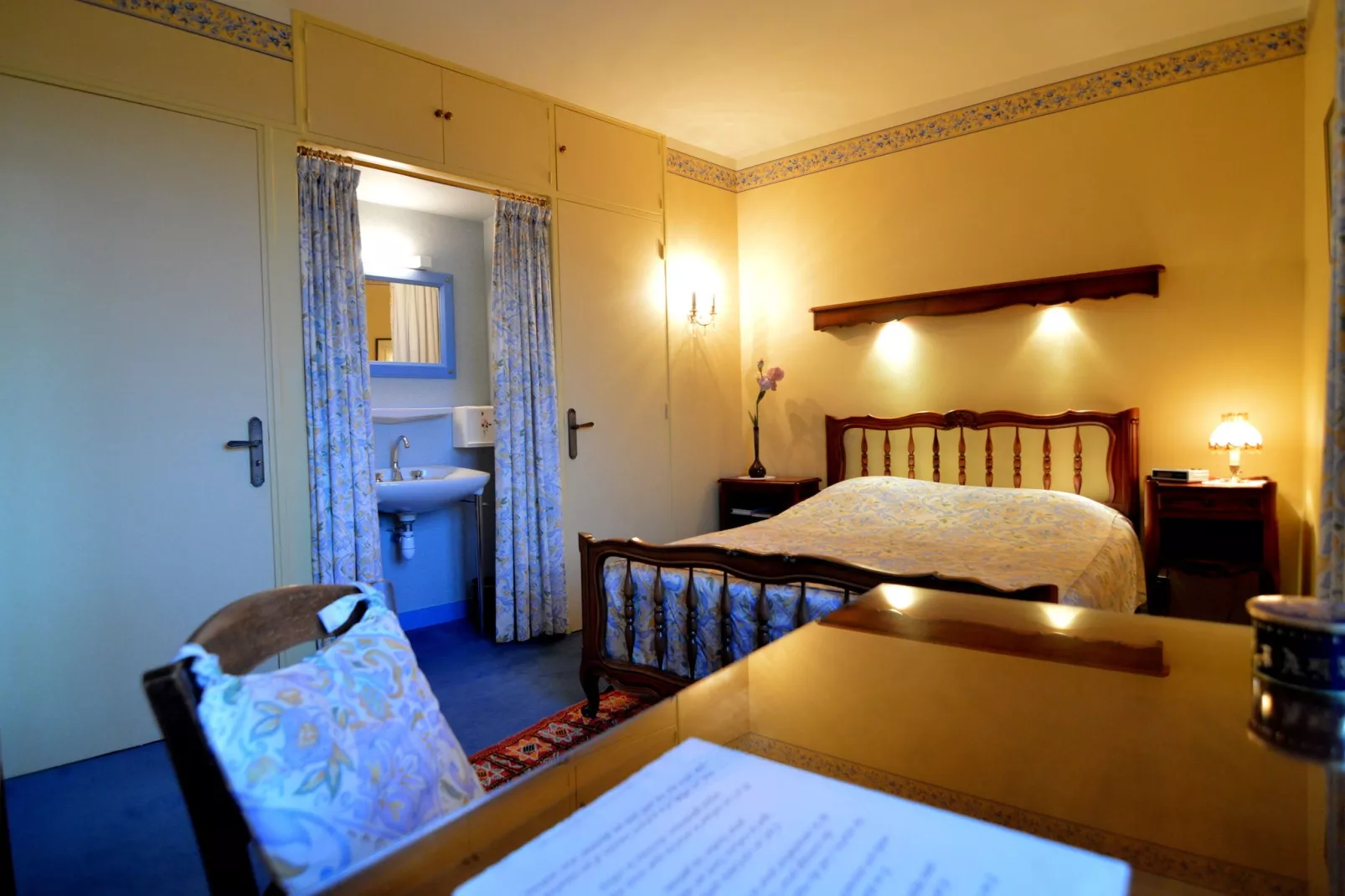 La Burgunde-Bedroom