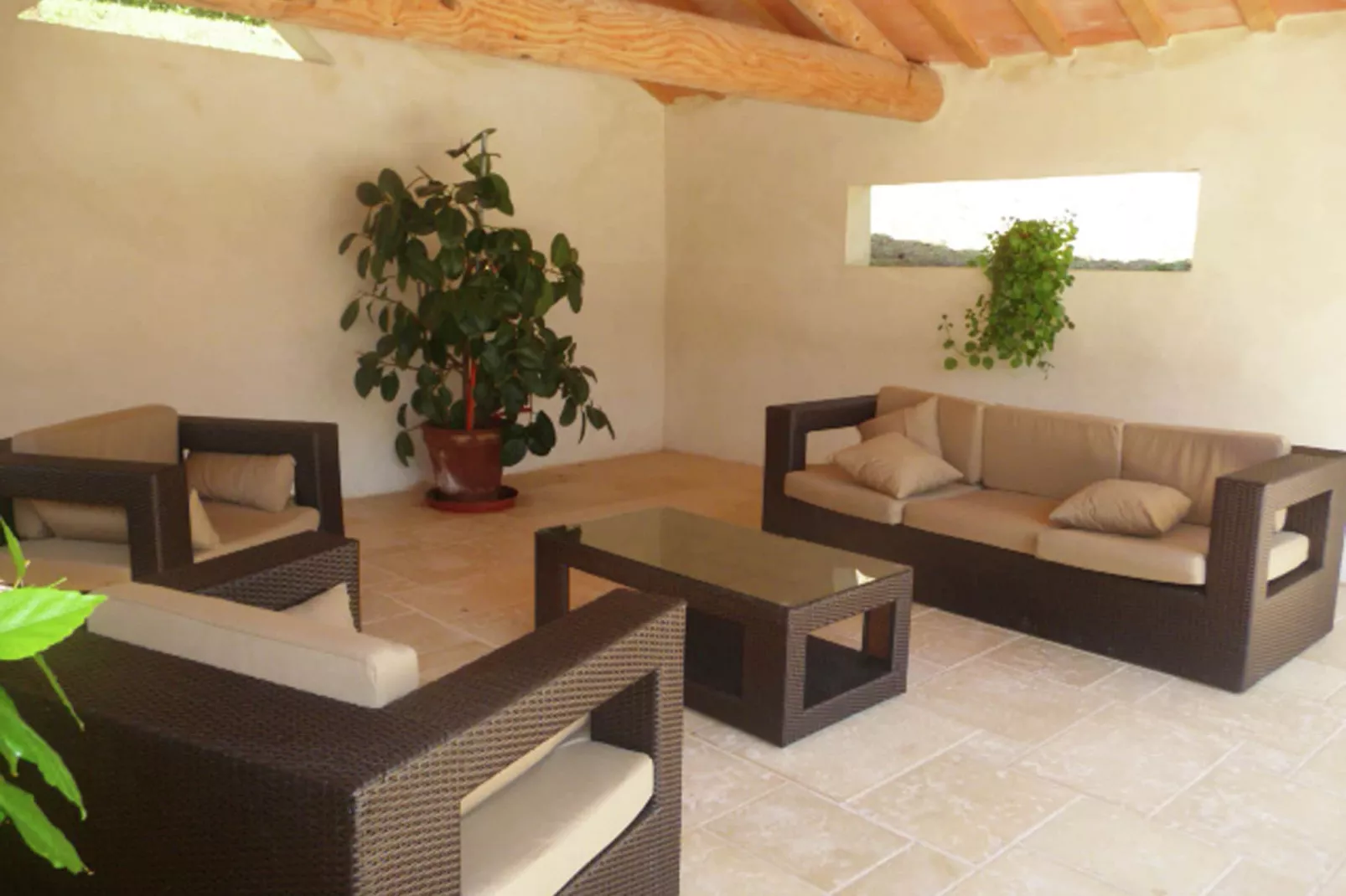 LA LUBERONNE-Balcon-terrasse