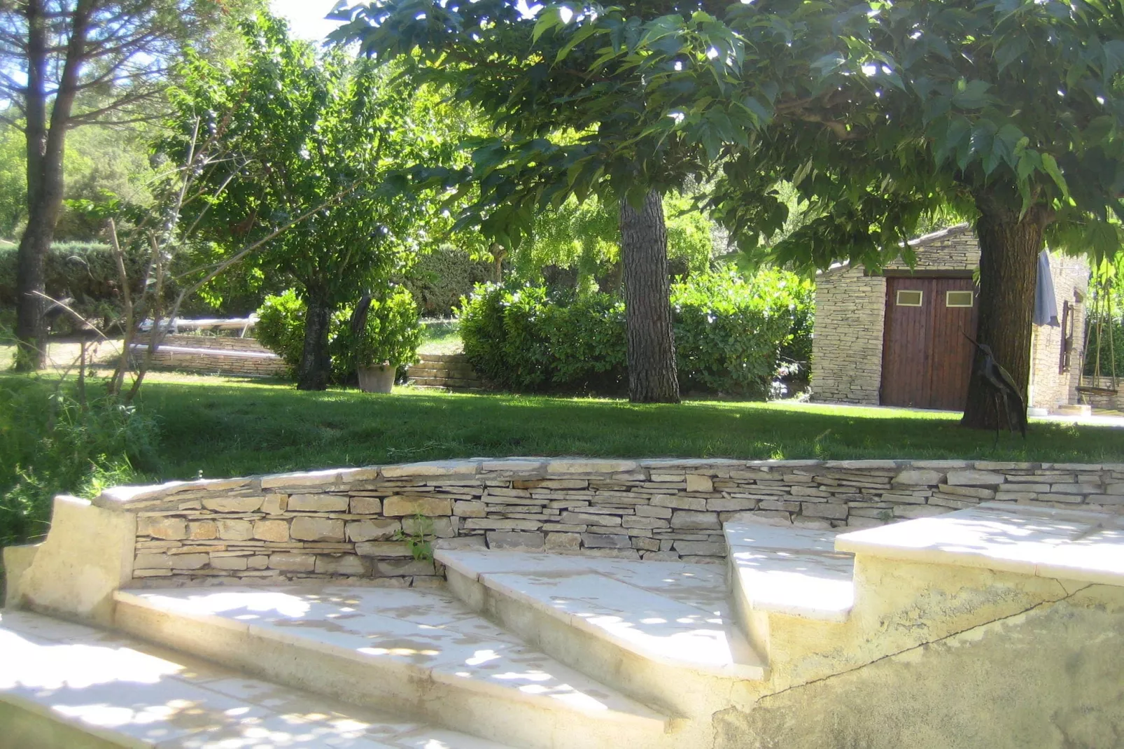 LA LUBERONNE-Jardin d'été