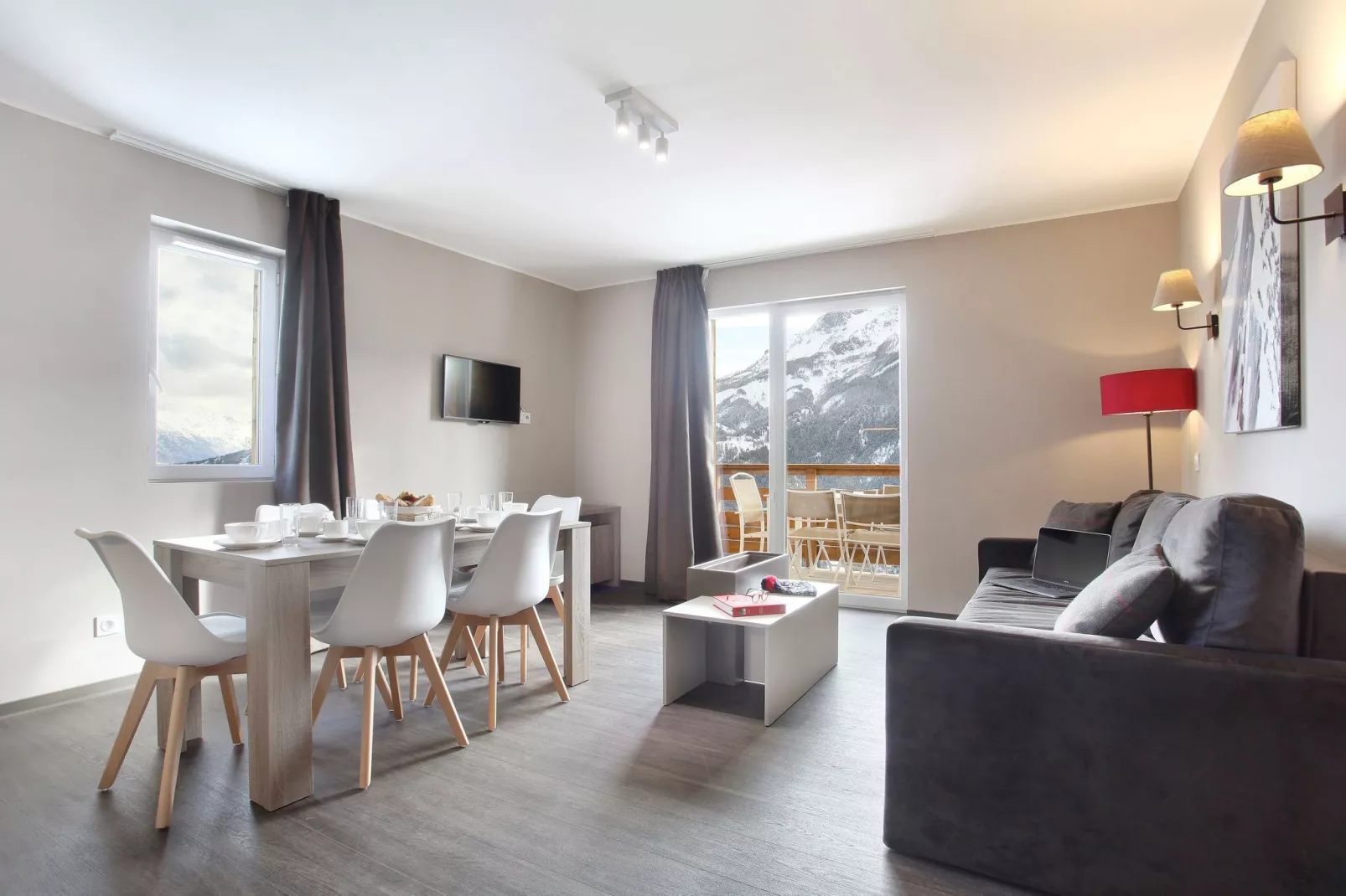 Le Village de Praroustan 4-Esszimmer
