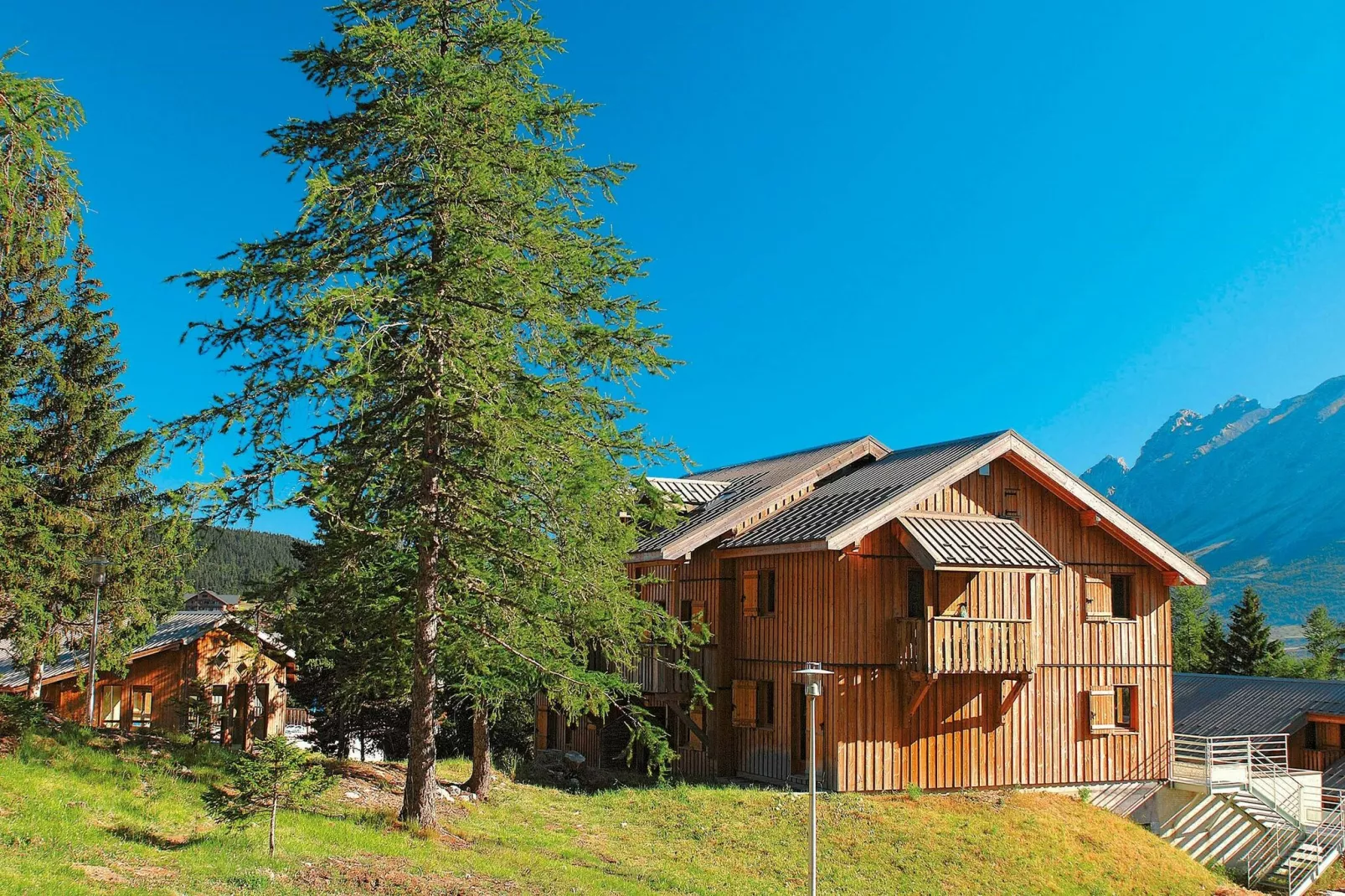 L'Orée des Pistes 1-Exterior summer