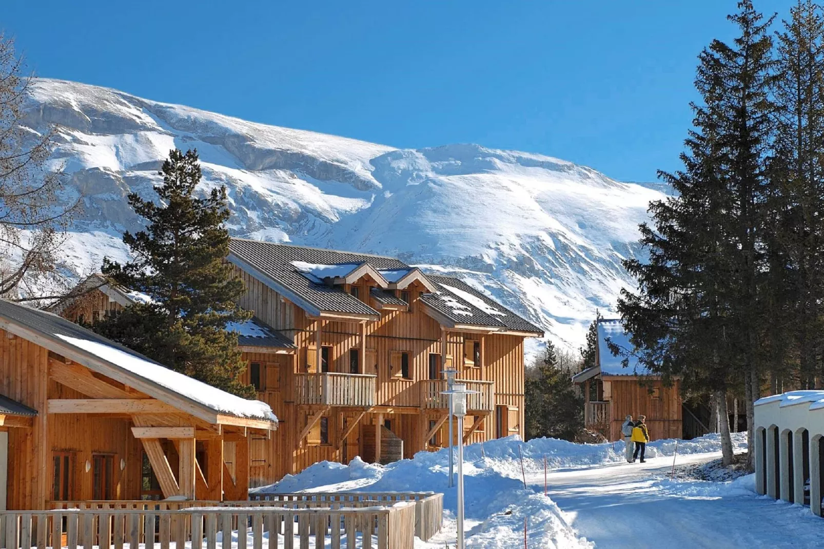 L'Orée des Pistes 1-Exterior winter