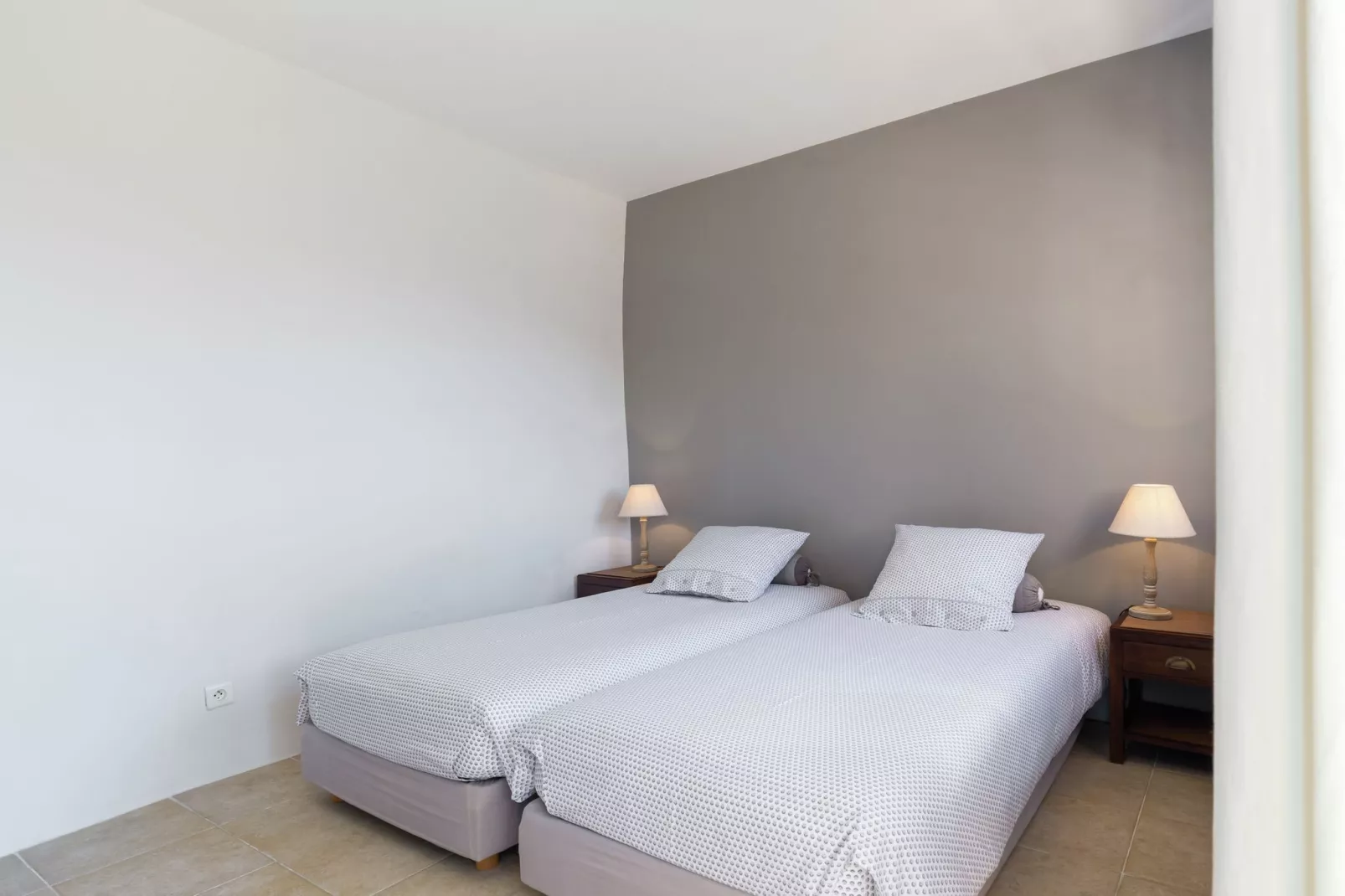 Grasse-Bedroom