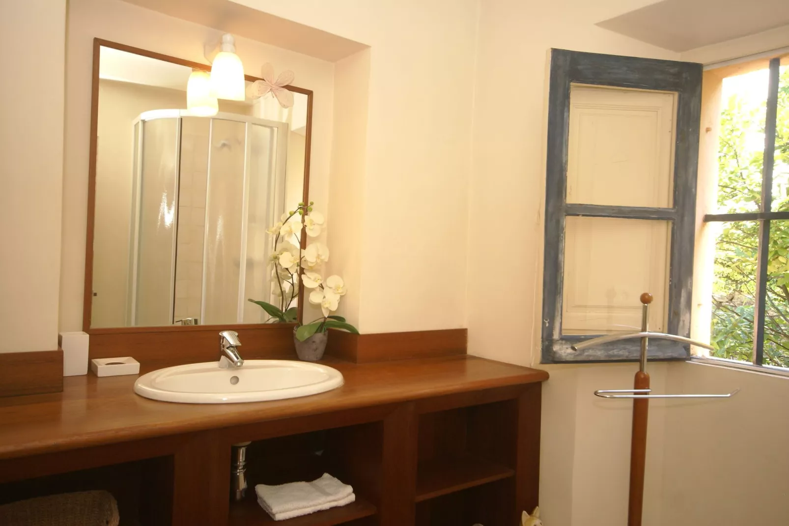 Grasse-Bathroom