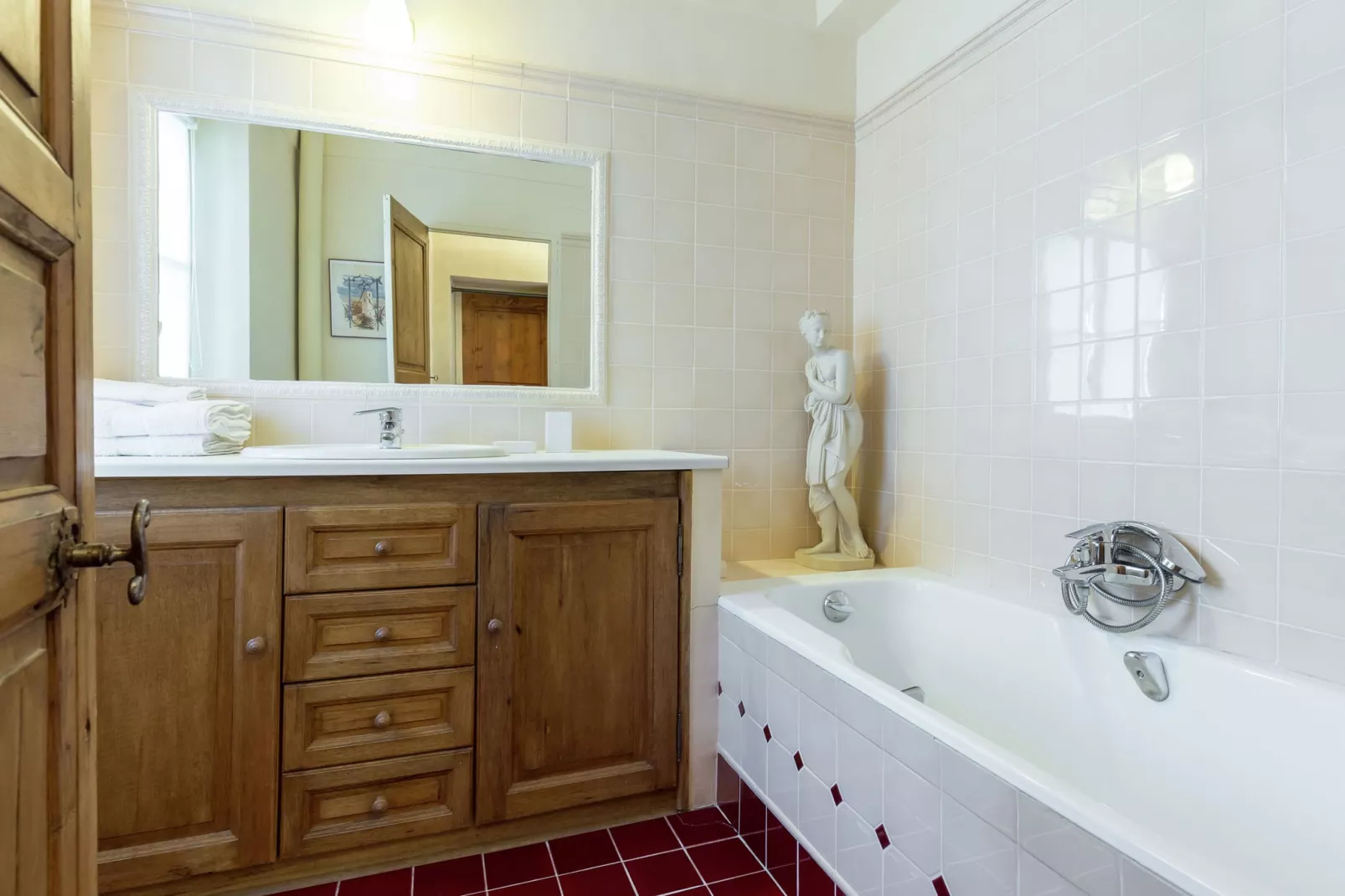 Grasse-Bathroom