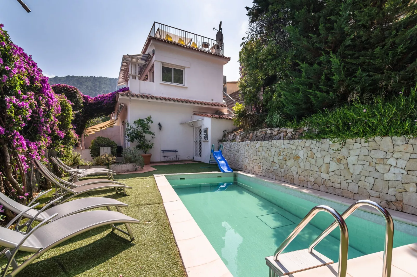 Antonino-Exterior summer