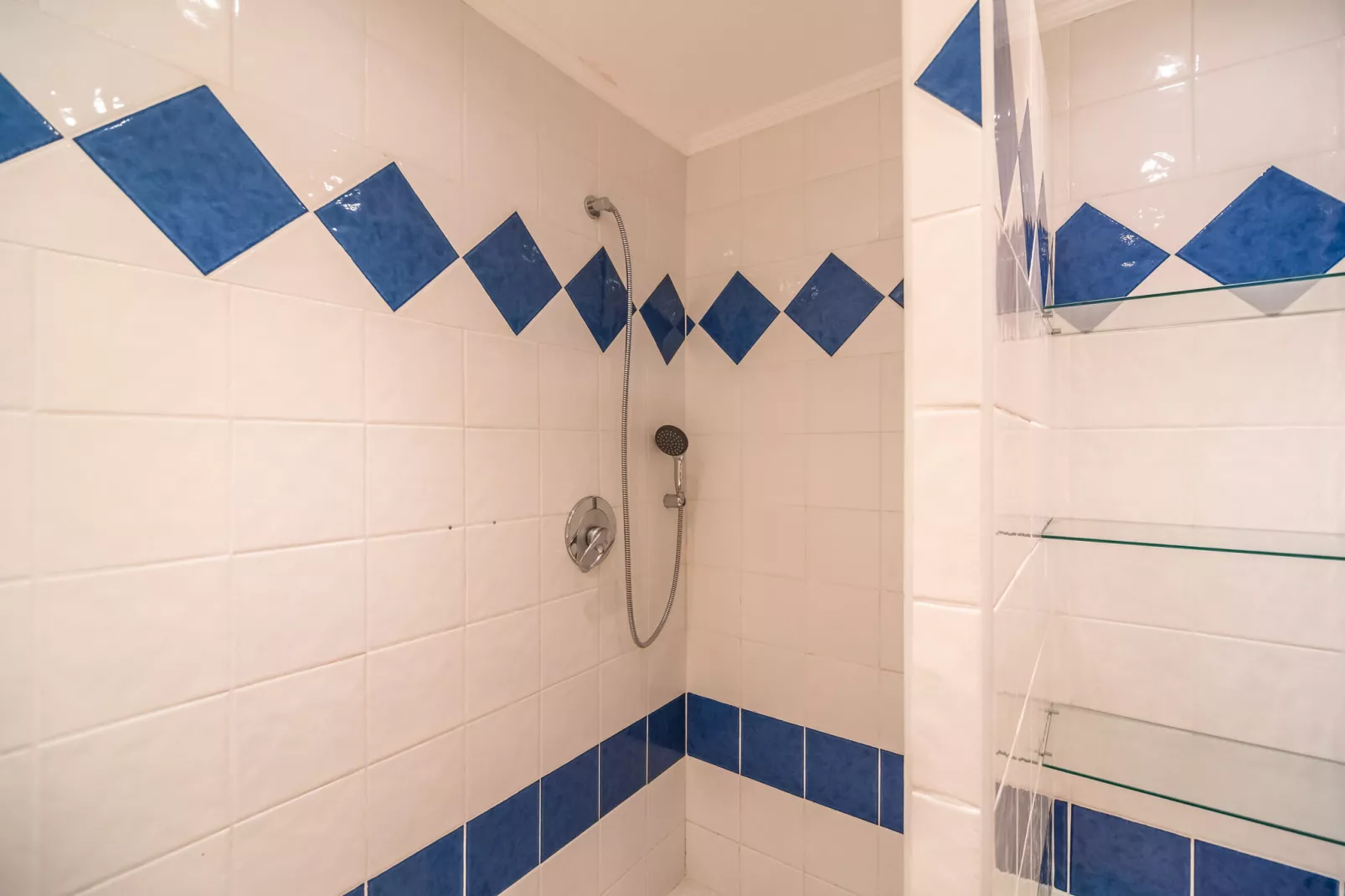 Antonino-Bathroom