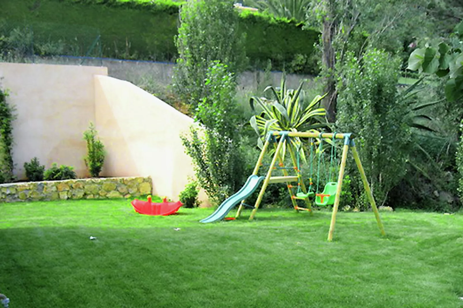 Villa Panoramique-Gardens summer