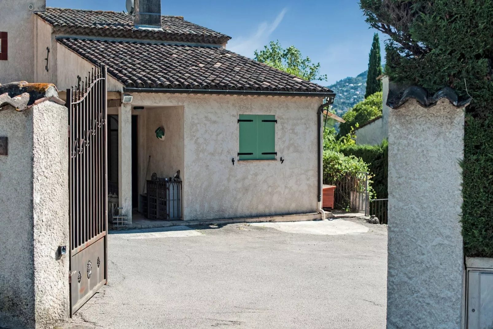 Maison Curti-Reception hall