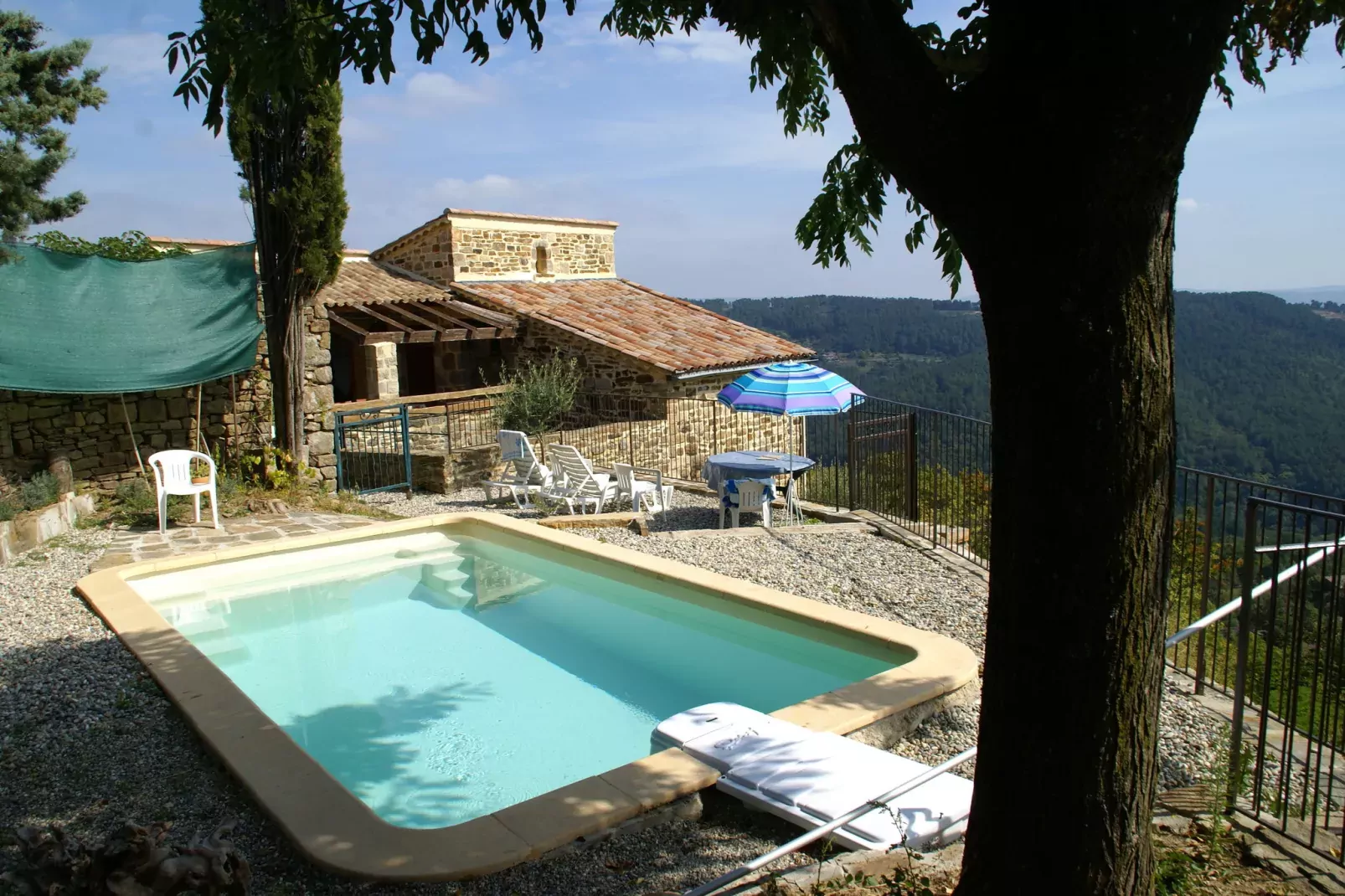 Villa Chassiers petit-Exterior summer
