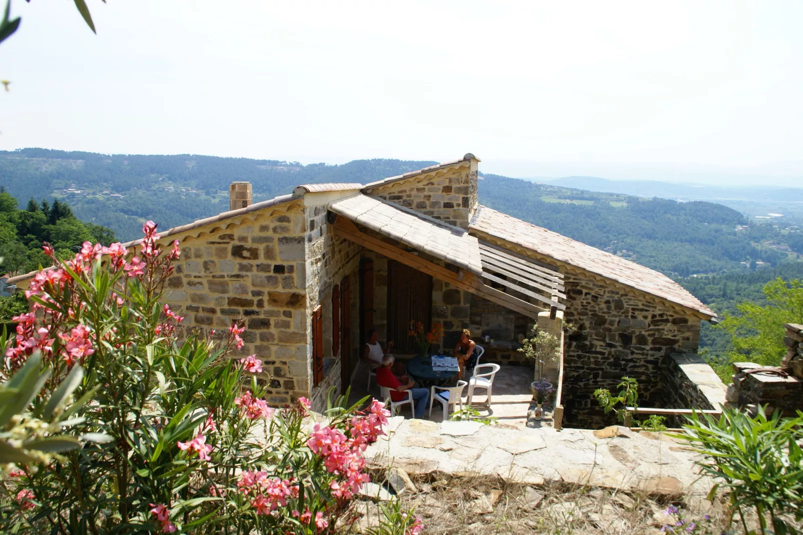 Villa Chassiers petit-Exterior summer