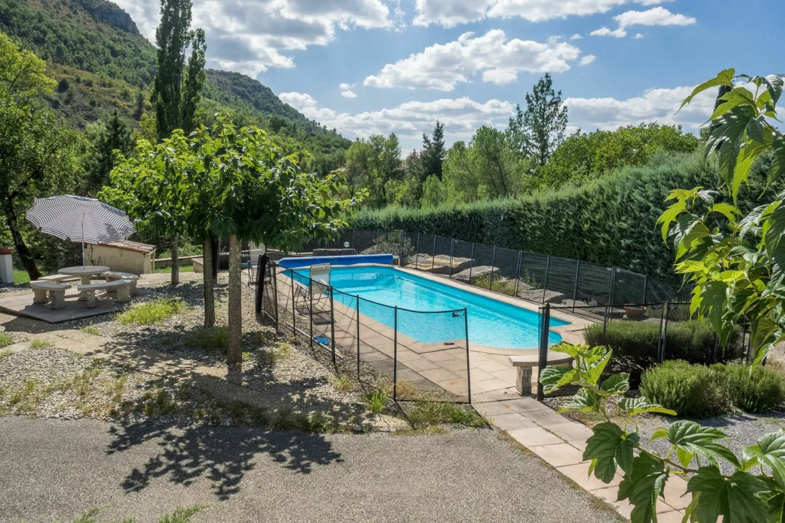Petit gite-Pool