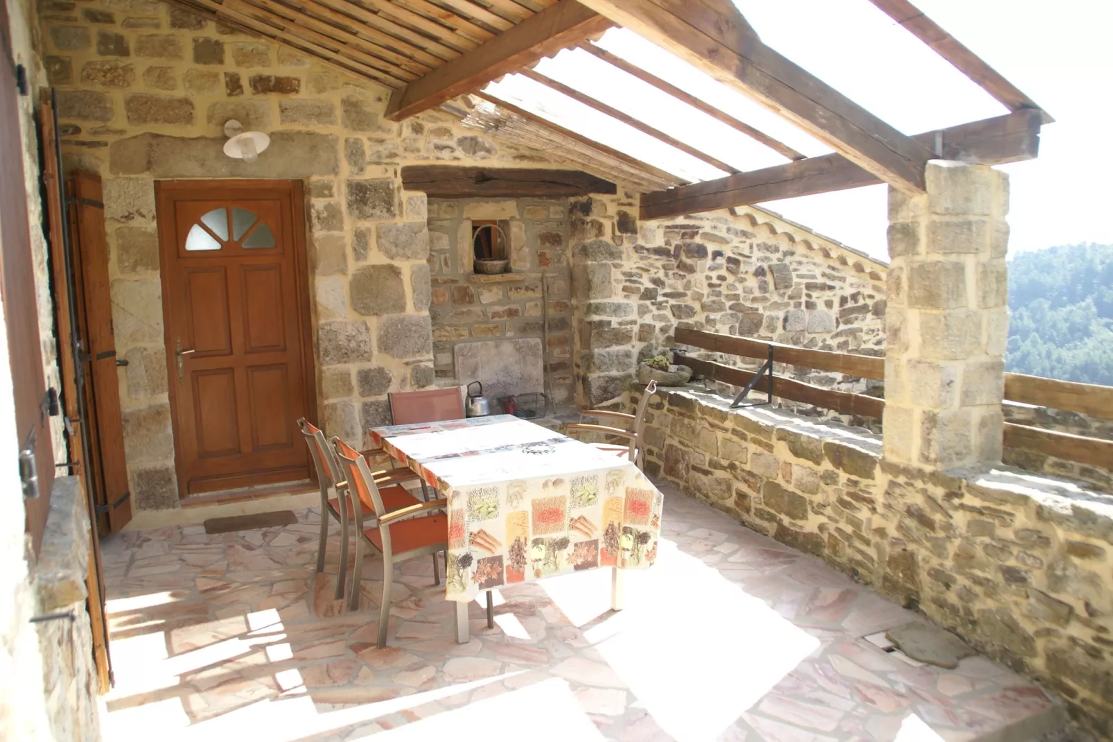 Maison de vacances Chassiers grand-Terrace balcony