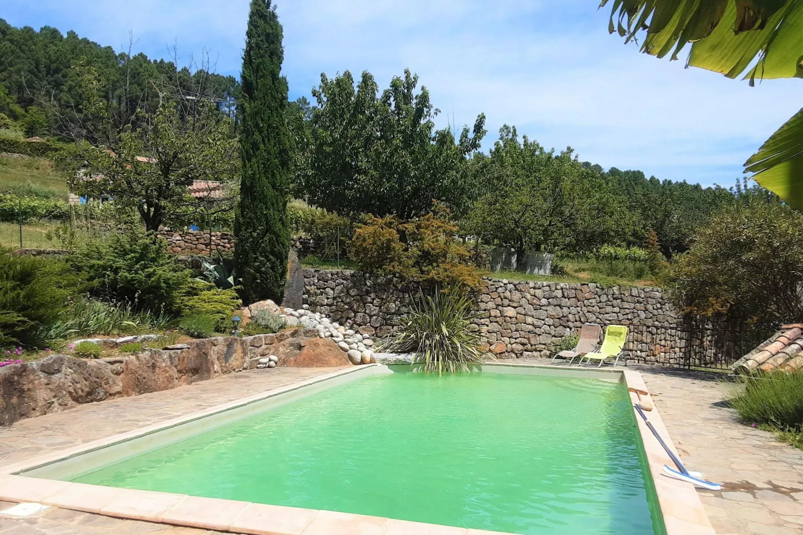 Kleines Steinhaus in Chambonas / Les Cades-Pool