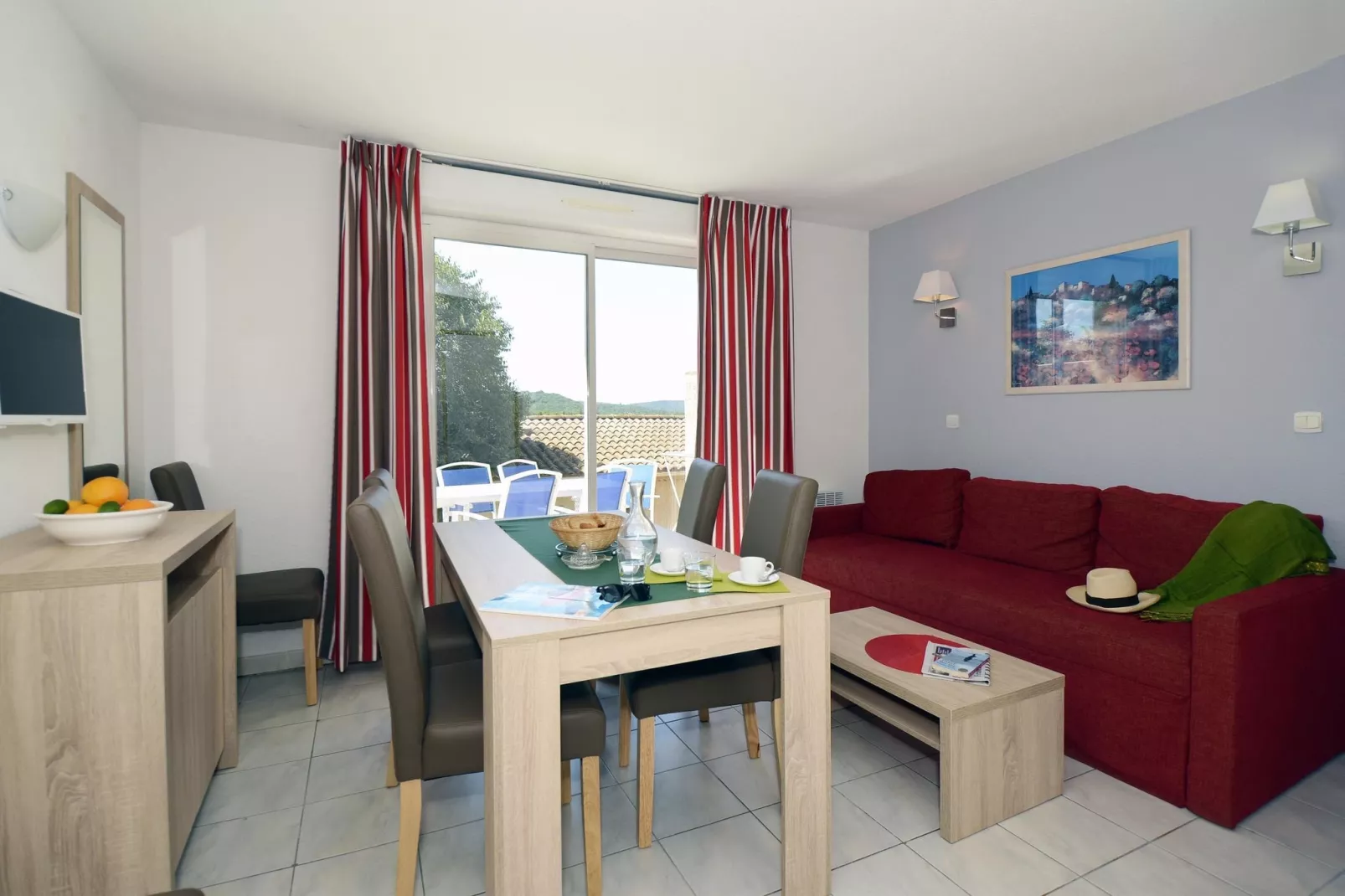 Le Domaine des Hauts de Salavas 4-Living room
