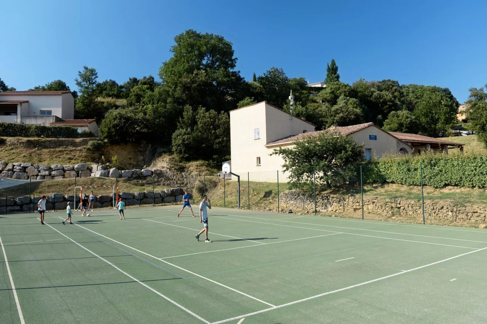 Le Domaine des Hauts de Salavas 4-Park facilities