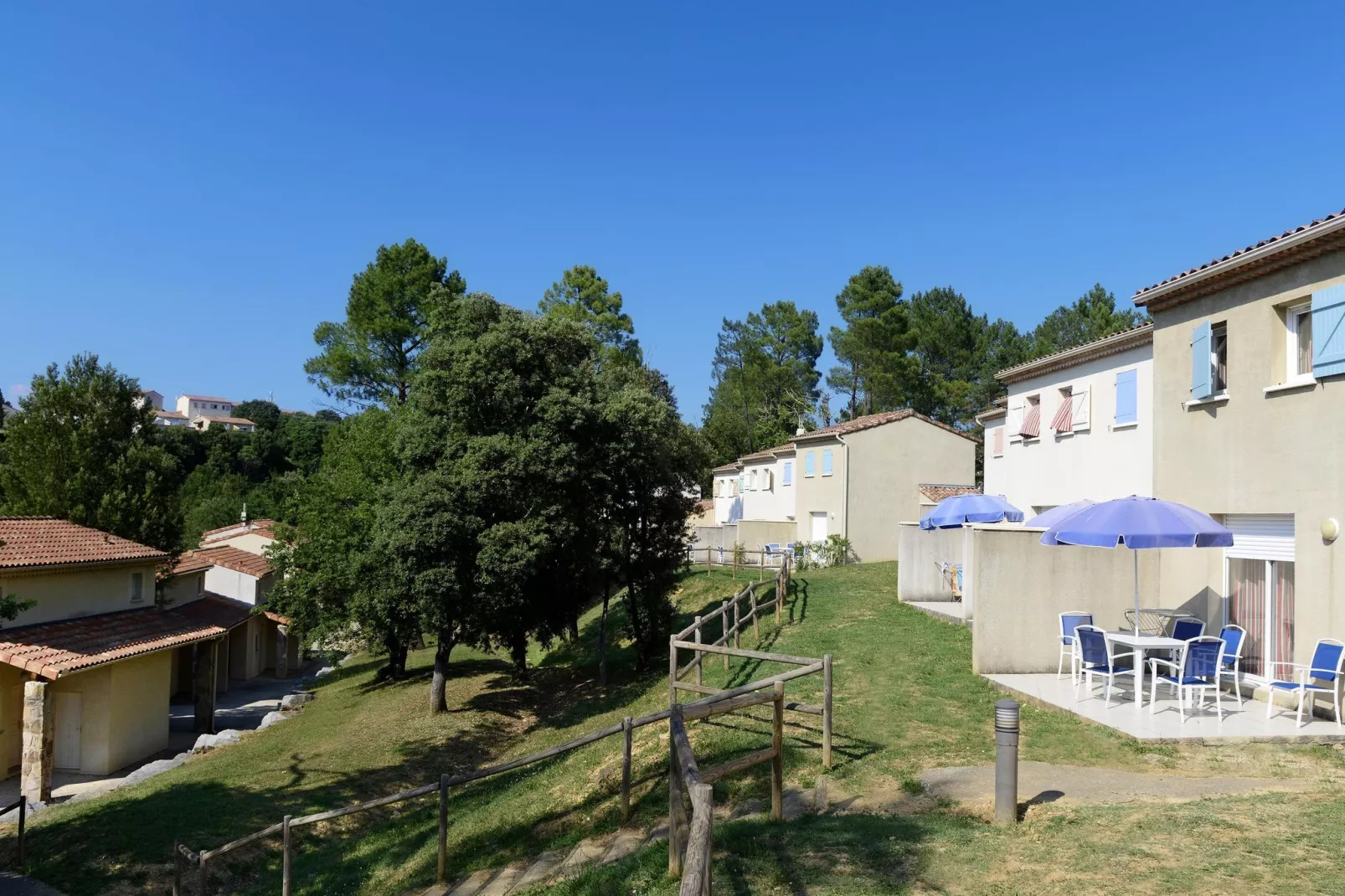 Le Domaine des Hauts de Salavas 4-Exterior summer