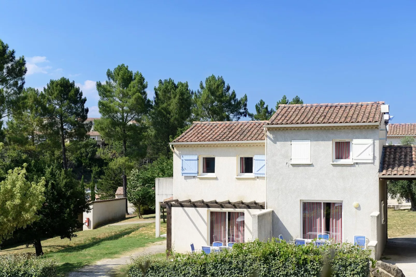 Le Domaine des Hauts de Salavas 5-Exterior summer