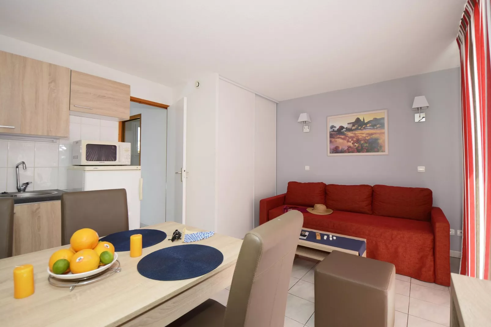 Le Domaine des Hauts de Salavas 5-Living room