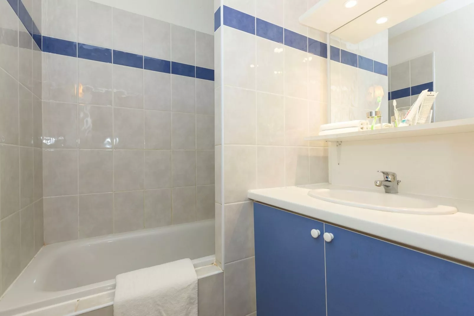 Les Sources de Manon 1-Bathroom