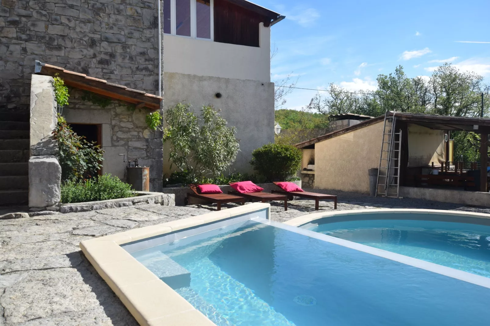 Appartement de plain pied-Pool