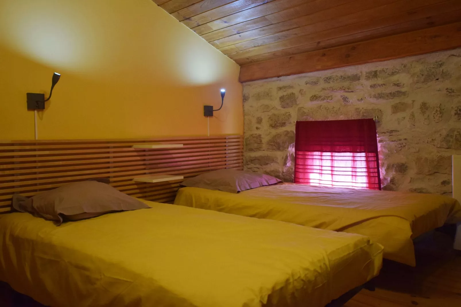 Gite avec mezzanine-Bedroom