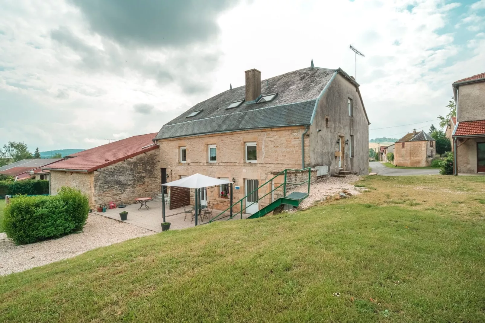 La Petite villa-Jardin d'été