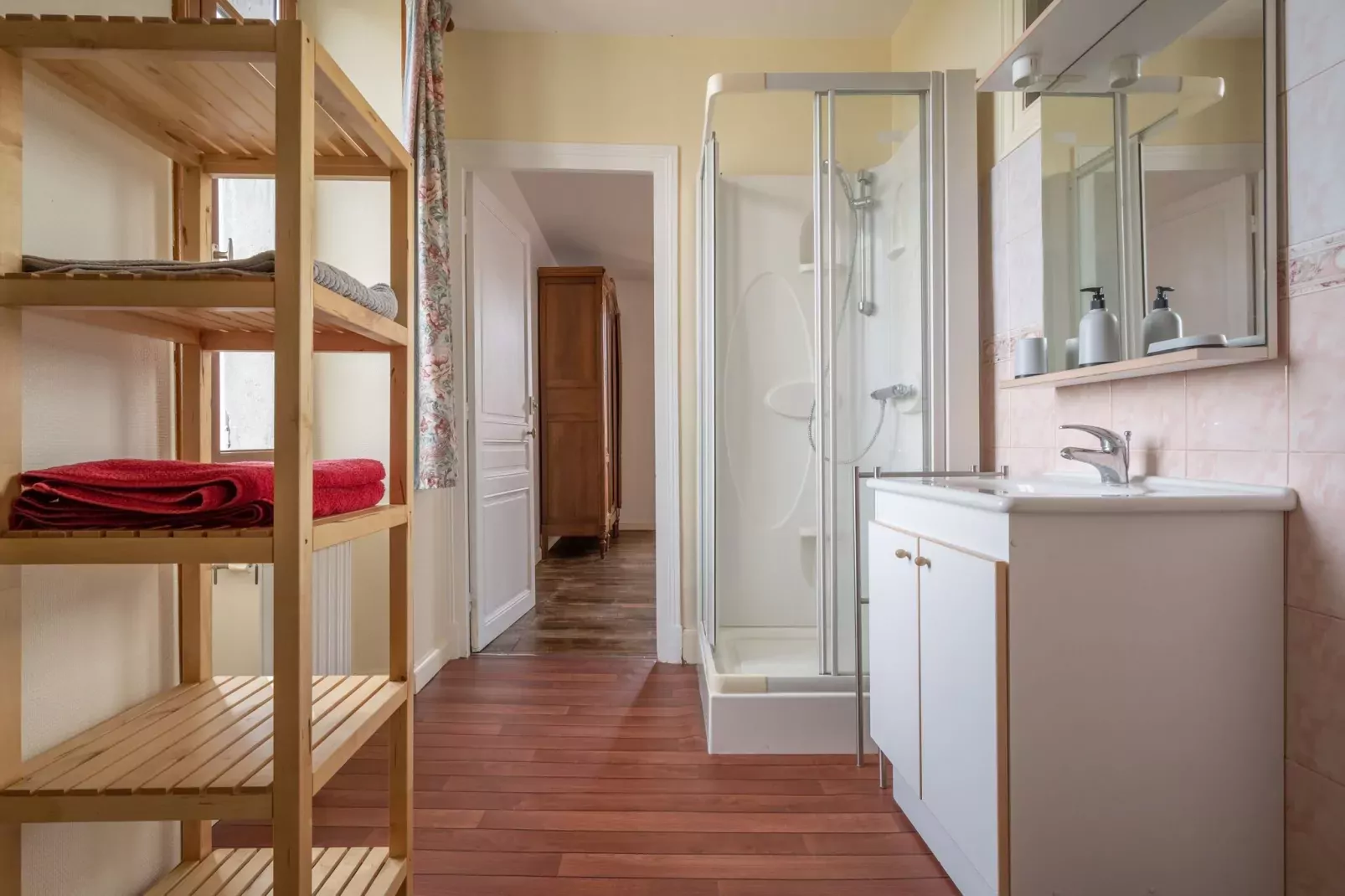 Maison Chartier-Bathroom