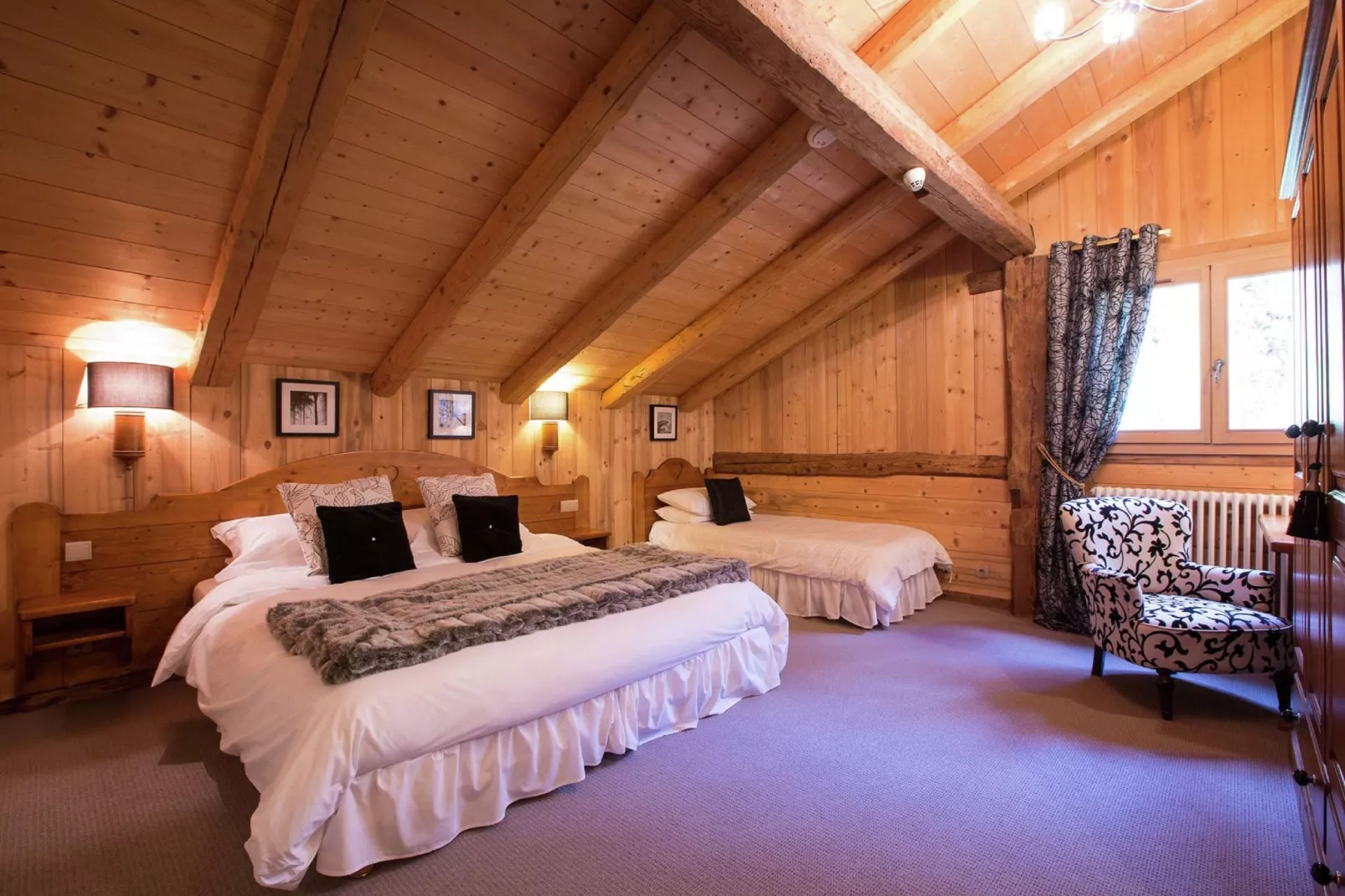 Chalet M-Bedroom