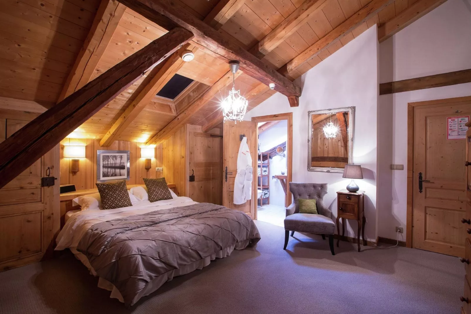 Chalet M-Bedroom