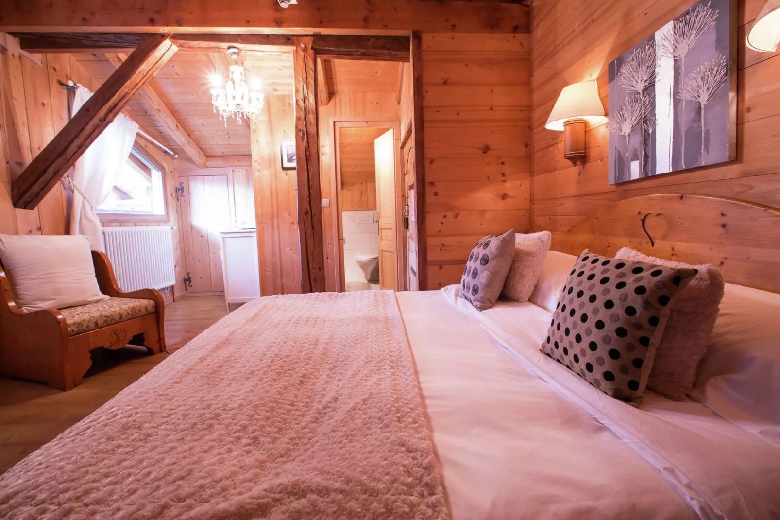 Chalet M-Bedroom