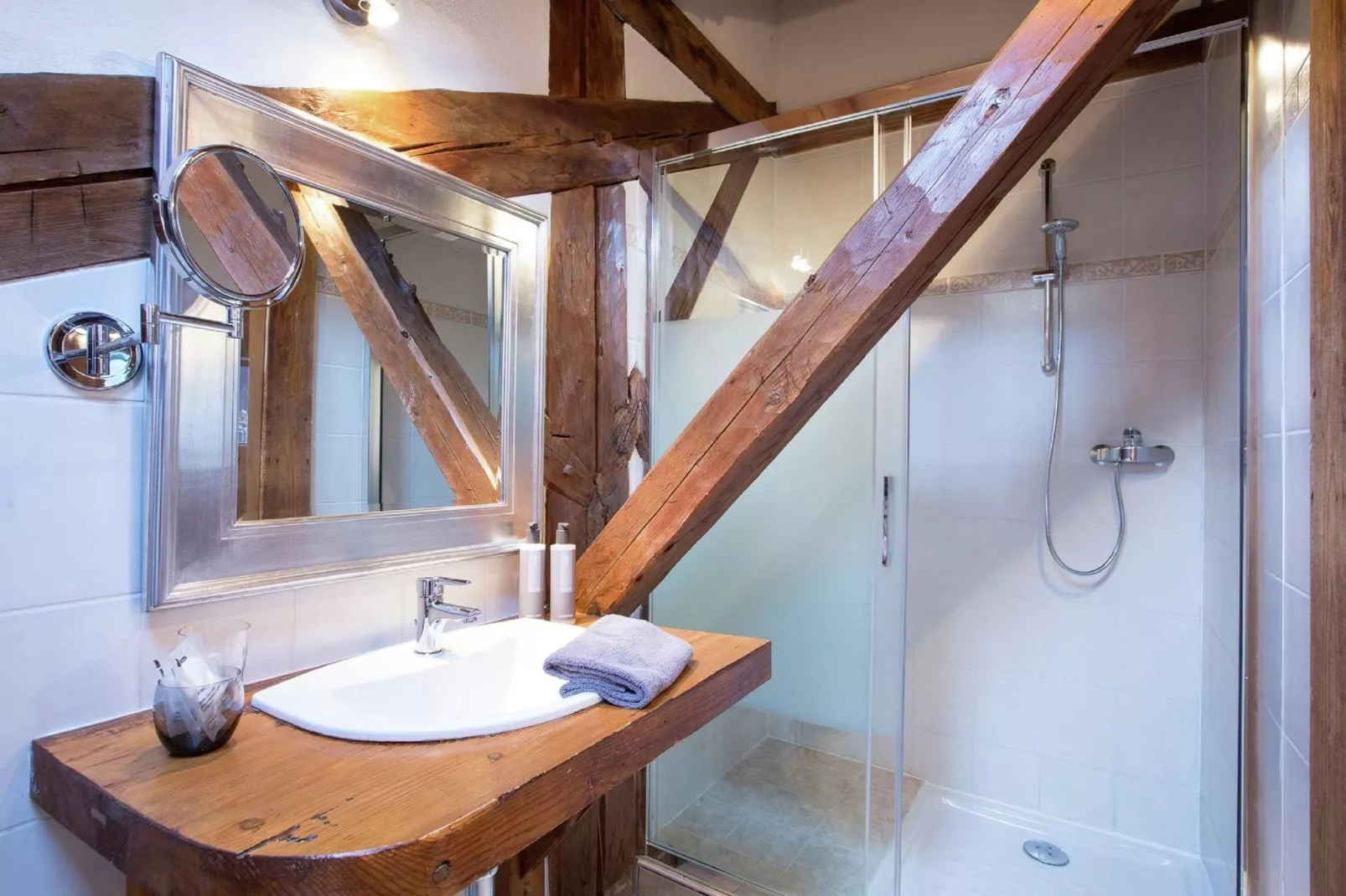 Chalet M-Bathroom