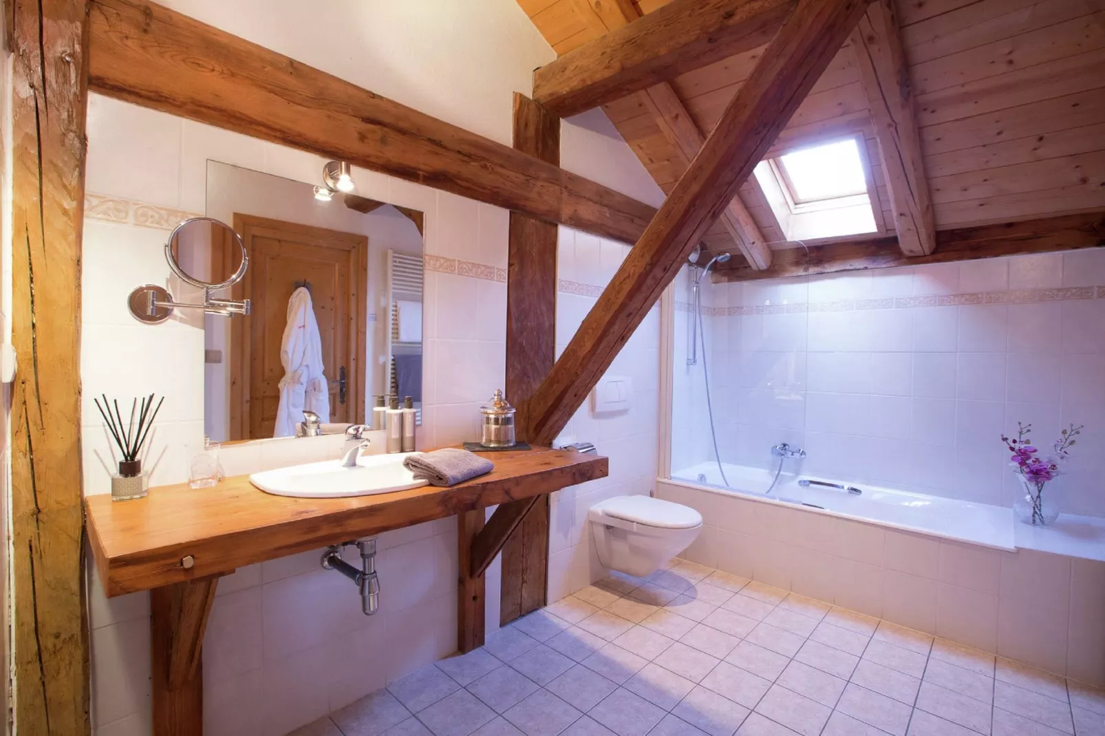 Chalet M-Bathroom