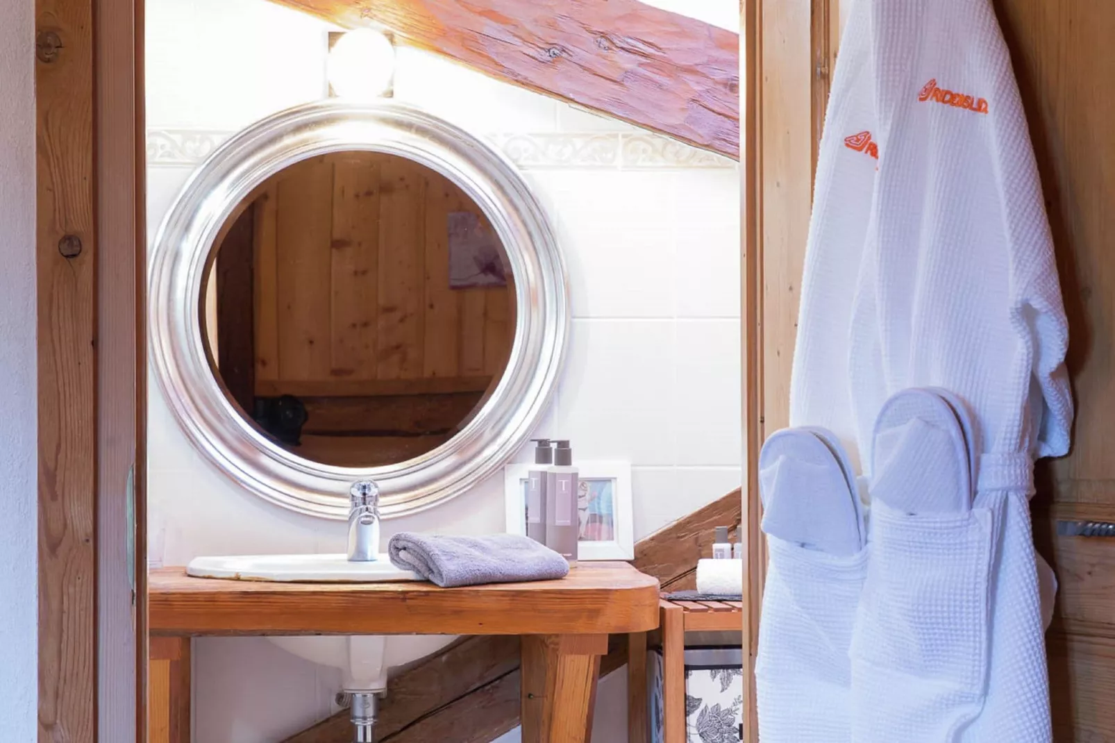 Chalet M-Bathroom