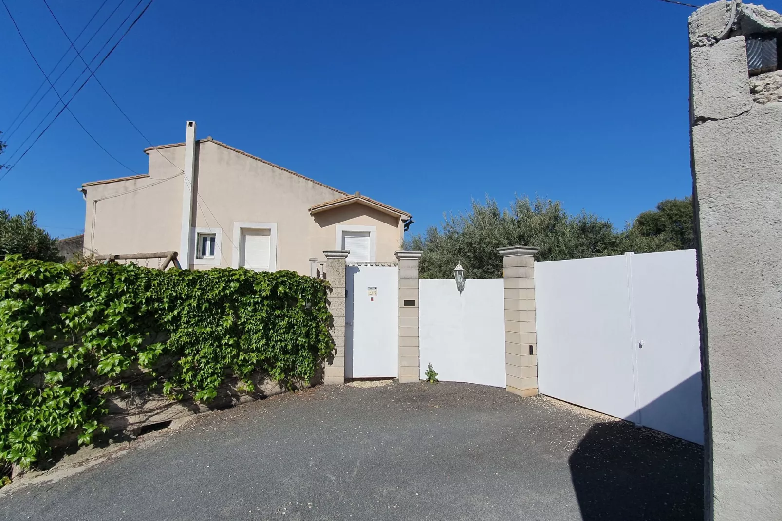 Villa Louis-Exterior summer