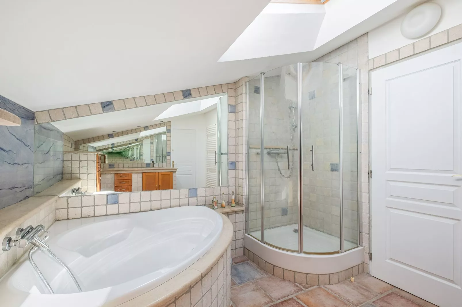 VILLA SEMAT-Bathroom