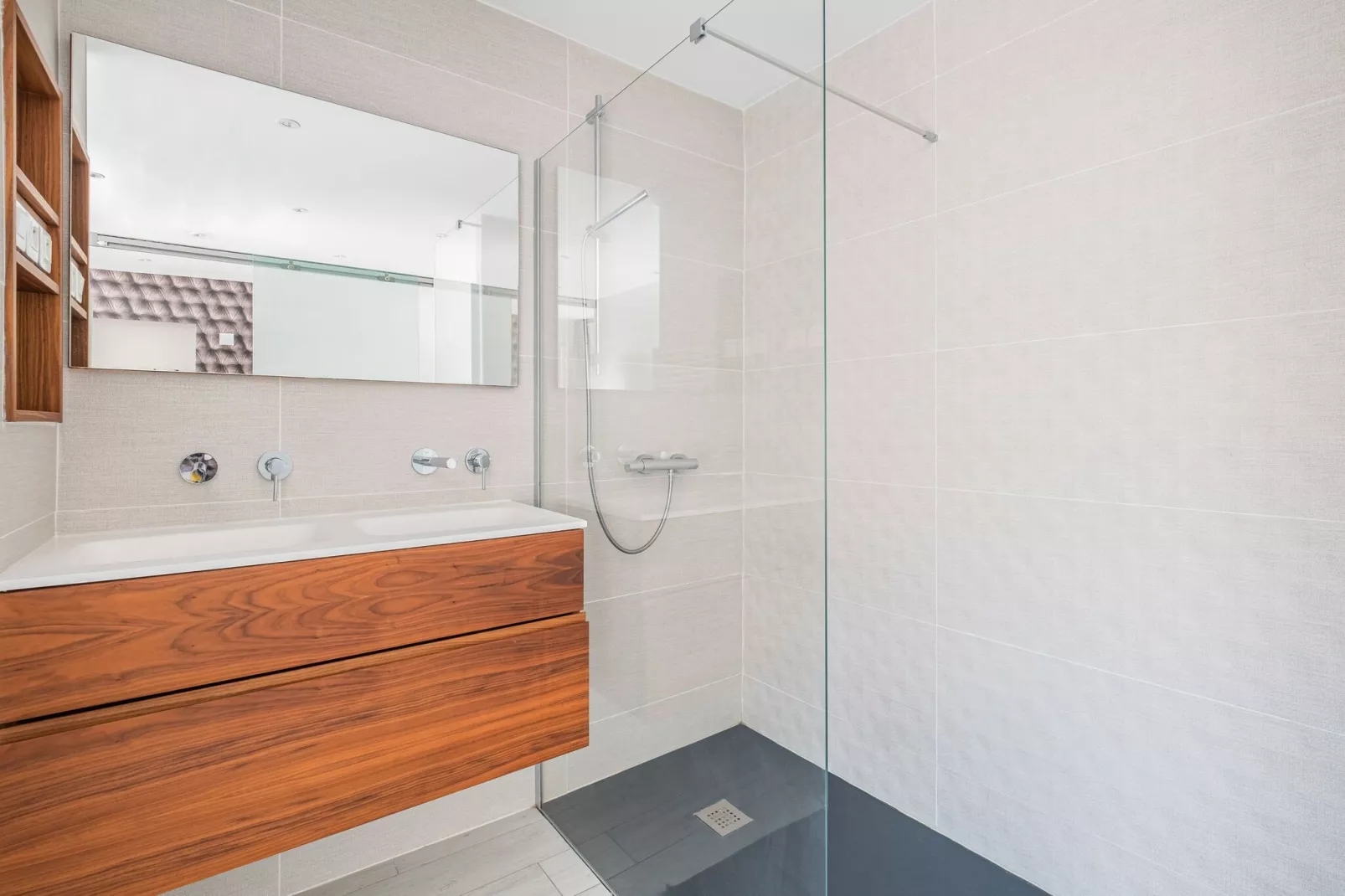 VILLA SEMAT-Bathroom