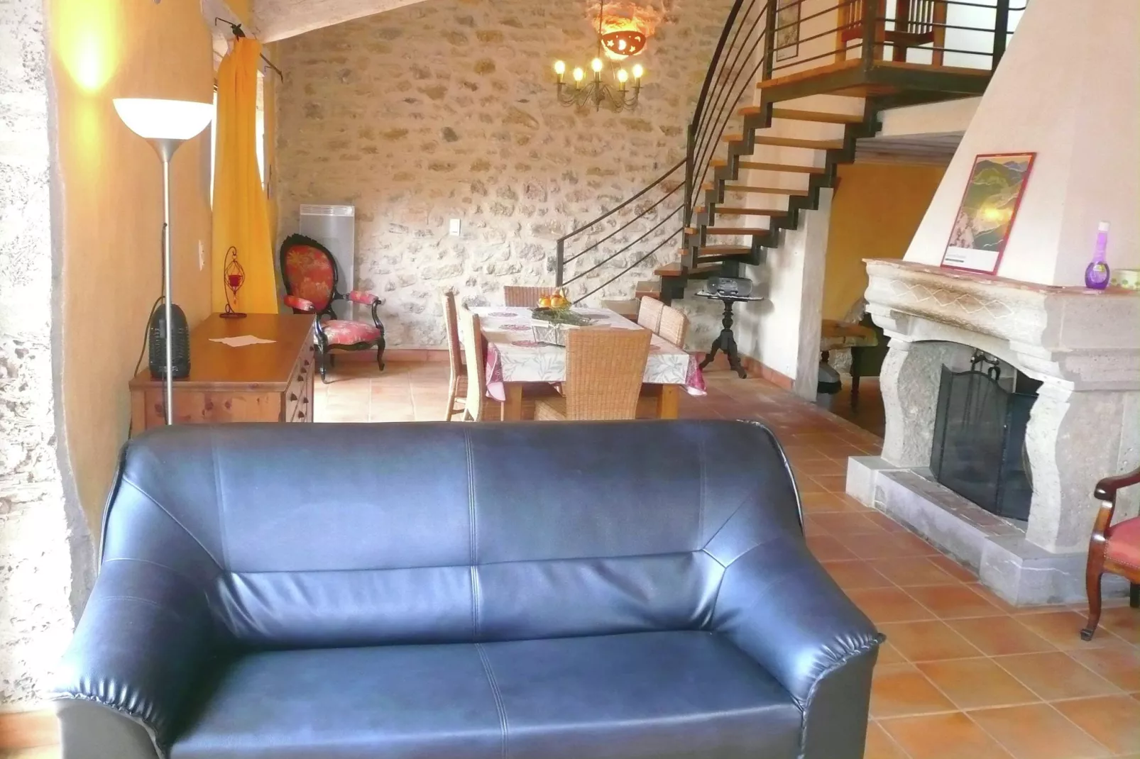 Fraissé-des-Corbières-Living room