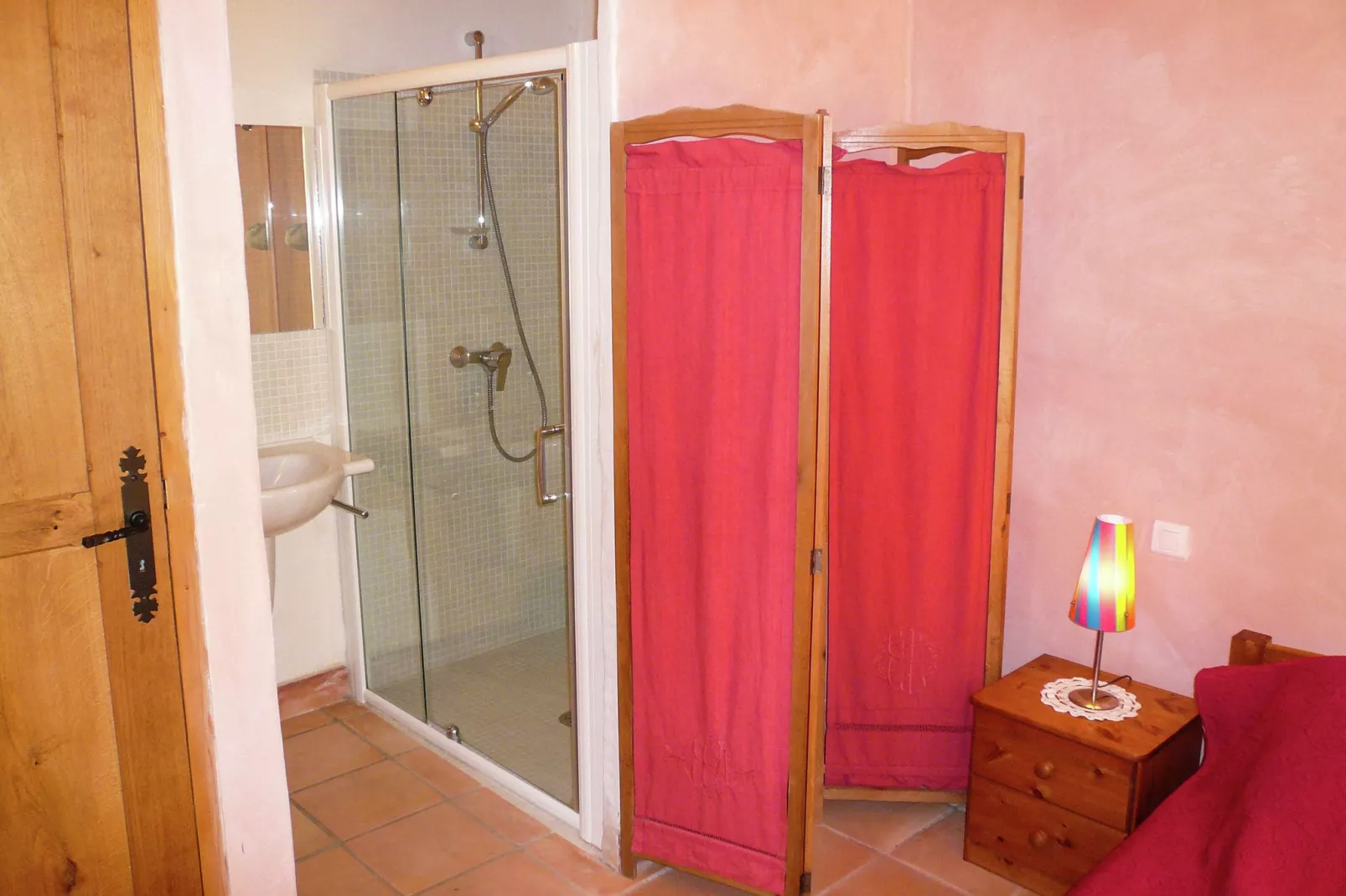 Fraissé-des-Corbières-Bathroom