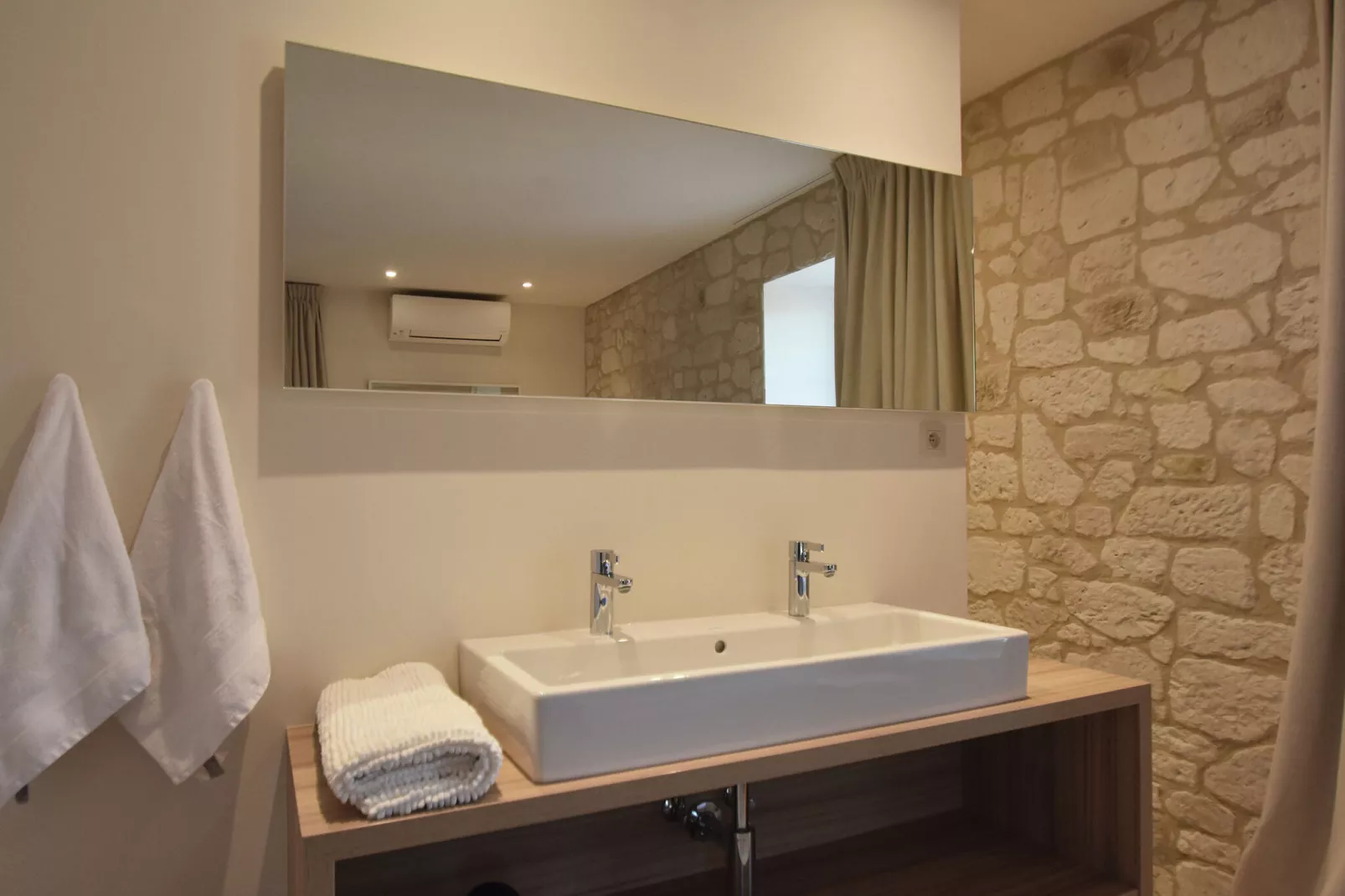 Gîte de luxe dans les vignes 2-Bathroom