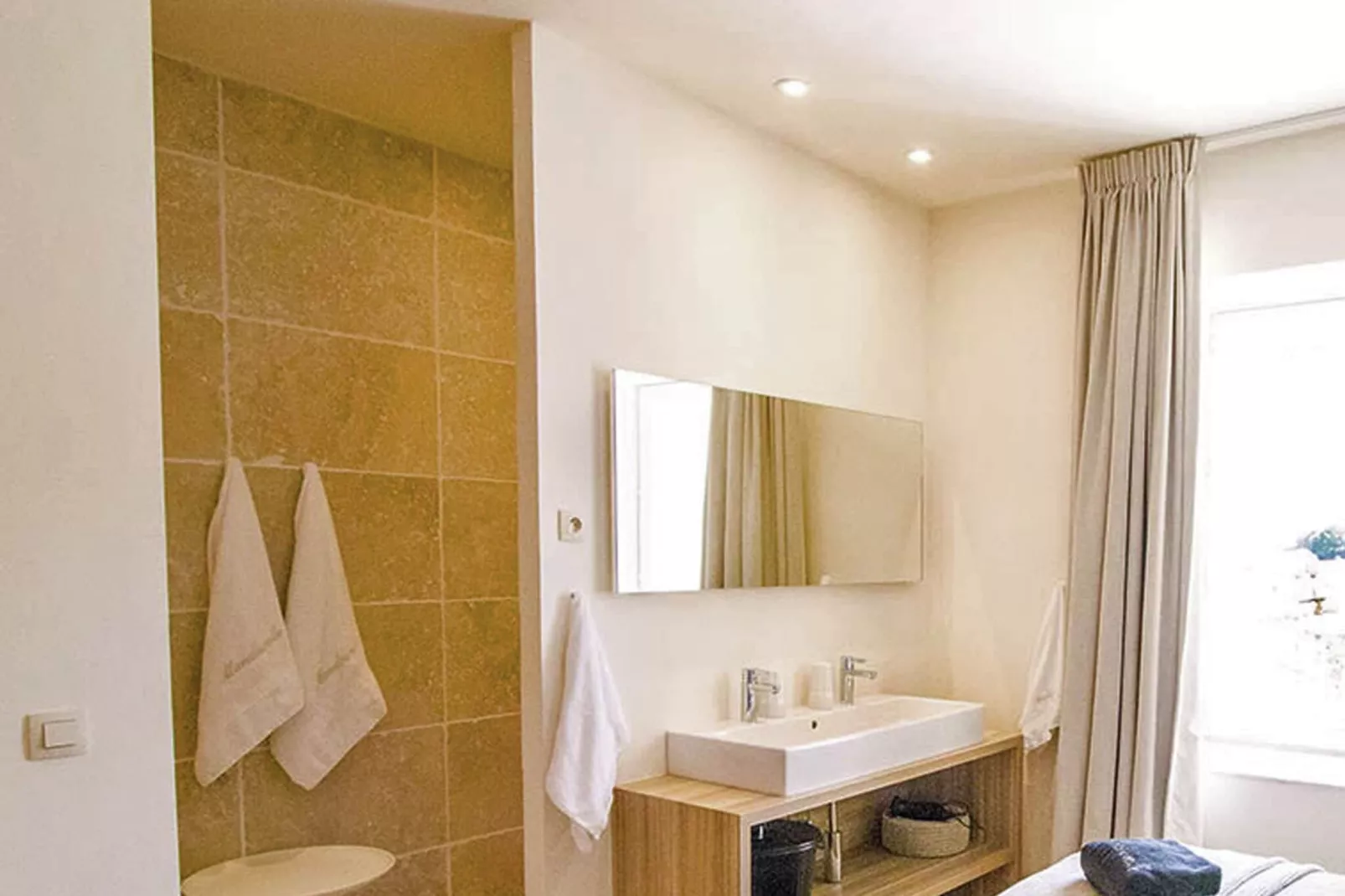 Gîte de luxe dans les vignes 4-Bathroom
