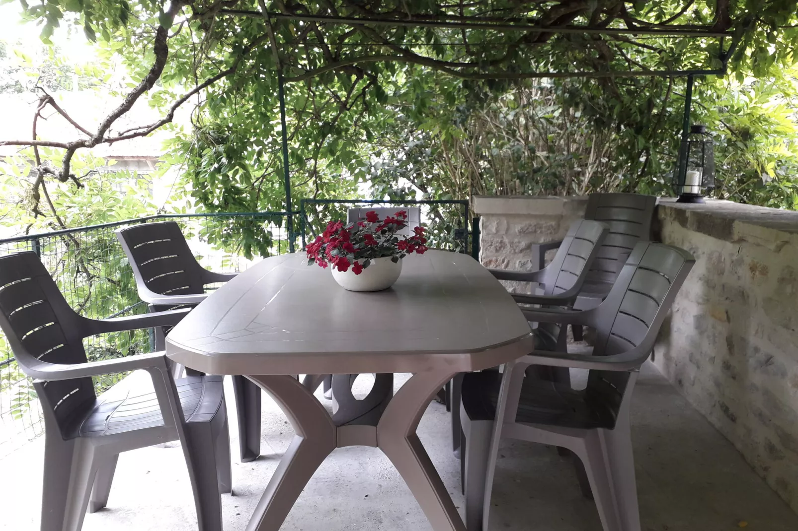 Bligny-sur-Ouche-Terrace balcony