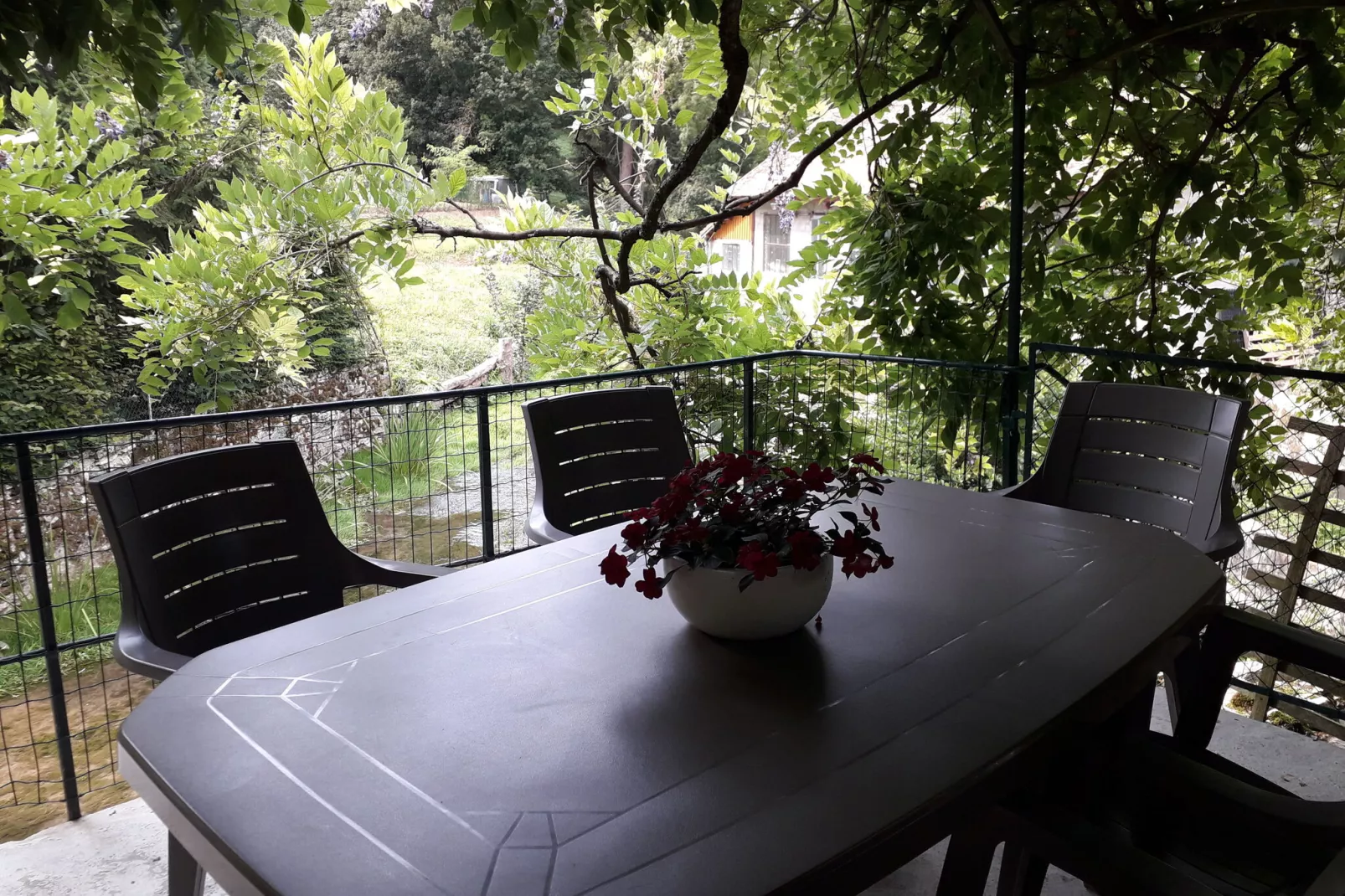 Bligny-sur-Ouche-Terrace balcony