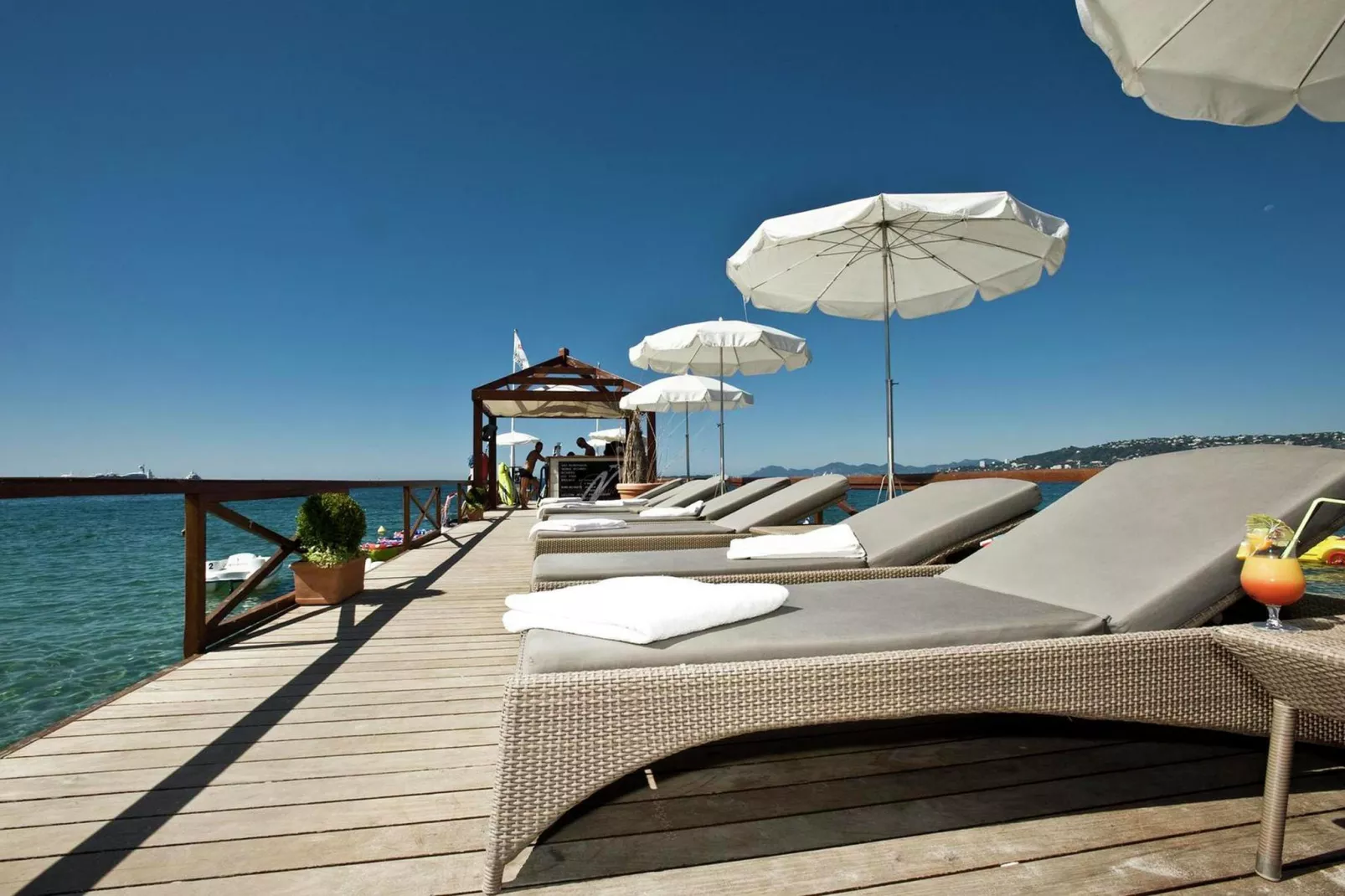 Villa Aix-Areas summer 20km